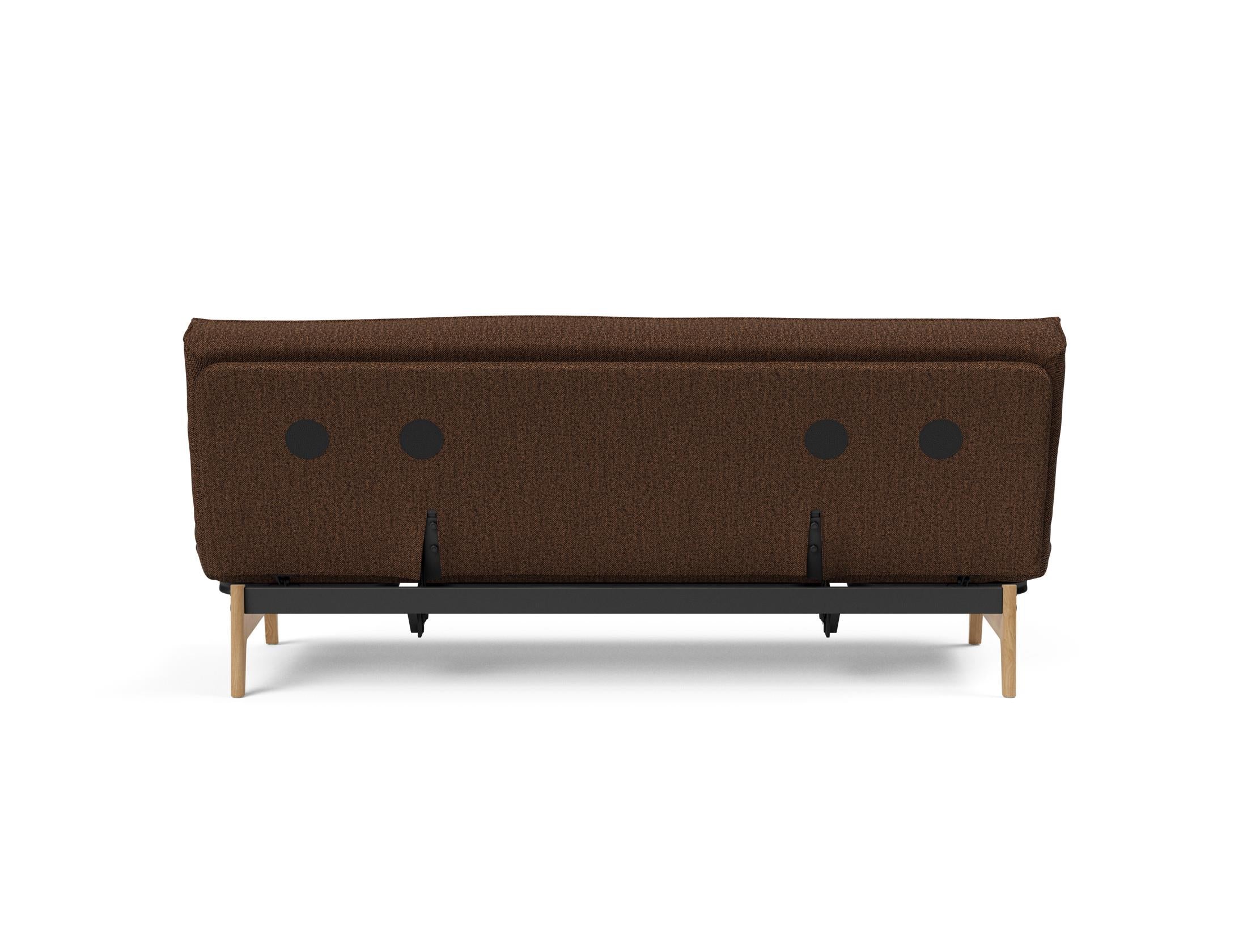 Entdecken Sie das Aslak 120 Bettsofa mit elegantem Sharp Plus Bezug und innovativem Soft Spring – ideal für gemütliche Nächte und modernes Wohndesign.