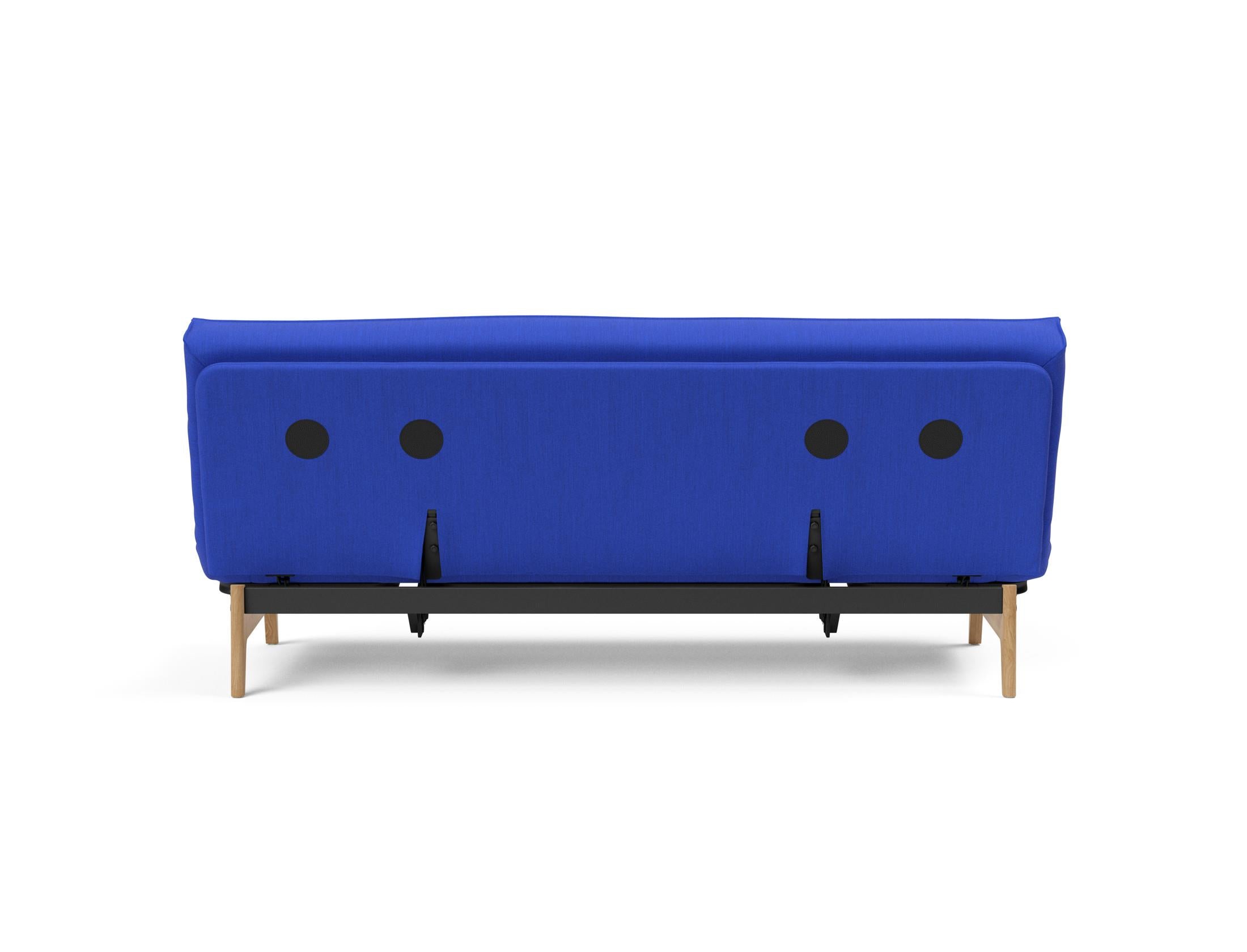 Entdecken Sie das Aslak 120 Bettsofa mit elegantem Sharp Plus Bezug und innovativem Soft Spring – ideal für gemütliche Nächte und modernes Wohndesign.