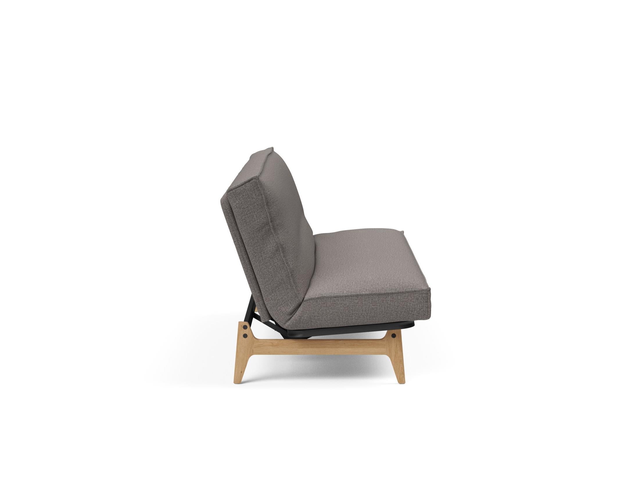 Erleben Sie das Aslak 120 Bettsofa mit stilvollem Sharp Plus Bezug und komfortablem Soft Spring – perfekt für entspannte Abende und modernes Interieur.