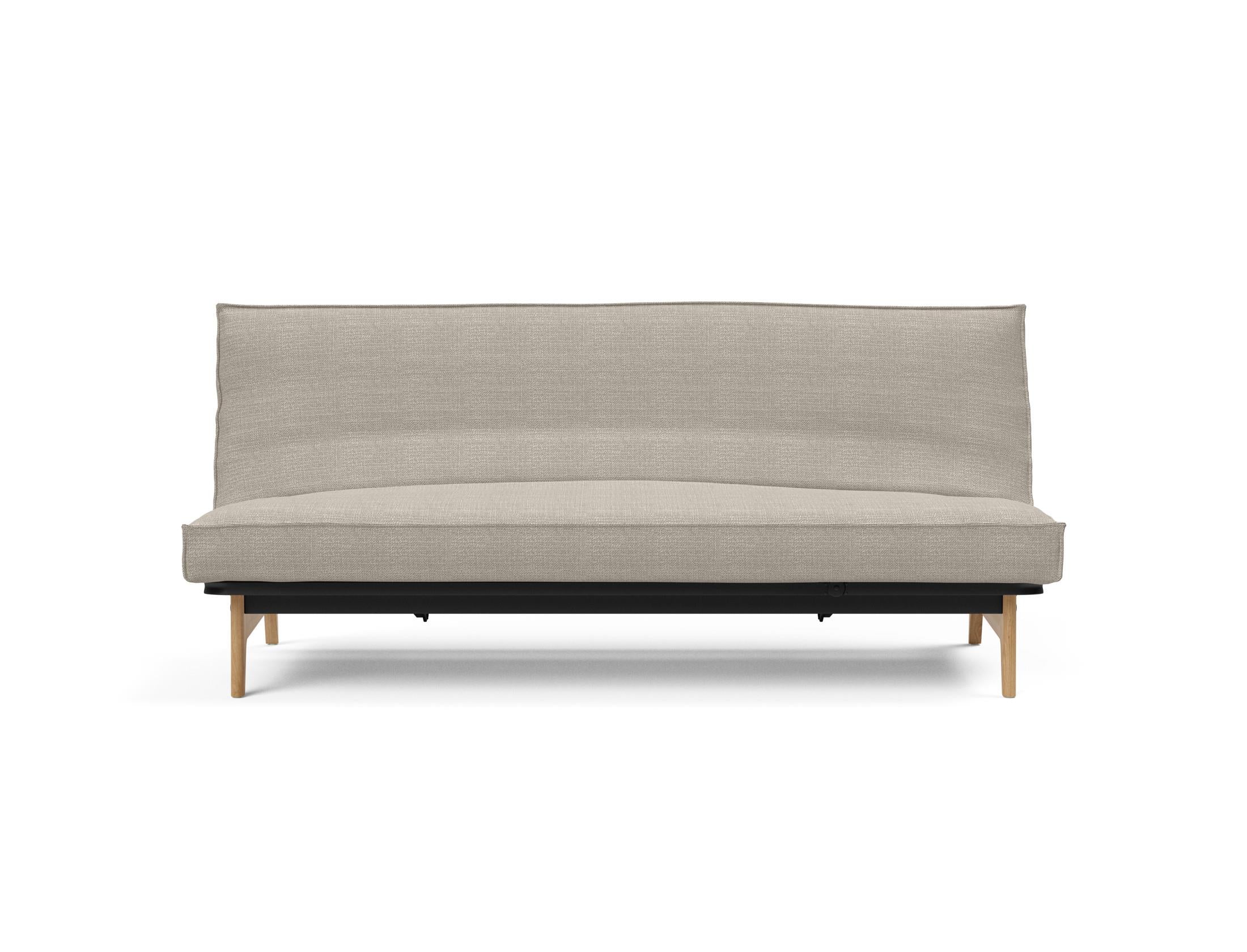 Elegantes Aslak 120 Bettsofa mit hochwertigem Sharp Plus Bezug, perfekt für stilvolle Wohnräume und entspannte Stunden.