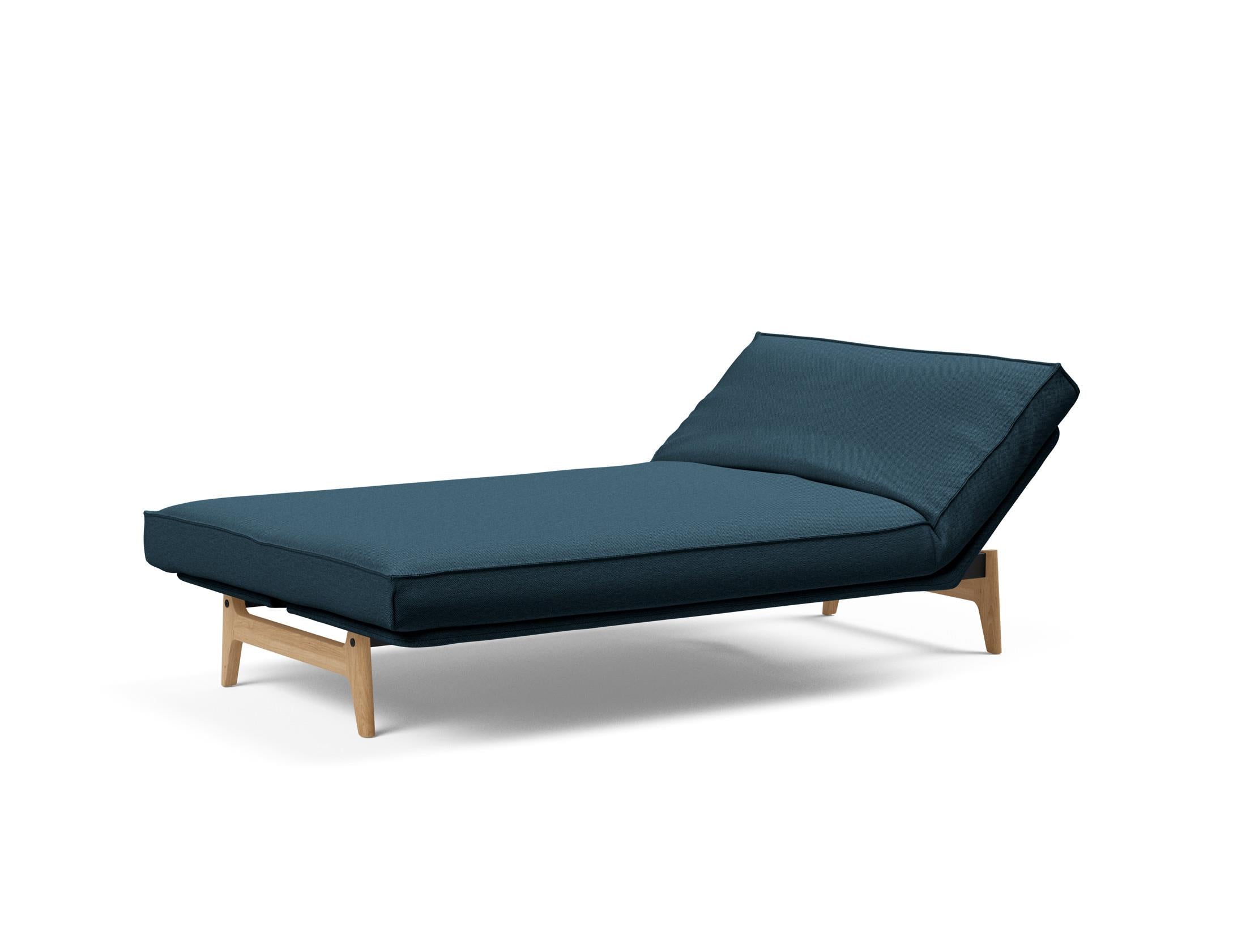 Entdecken Sie das Aslak 120 Bettsofa mit Soft Spring-Matratze – minimalistisches Design, herausragender Komfort und nachhaltige Qualität für jeden Raum.