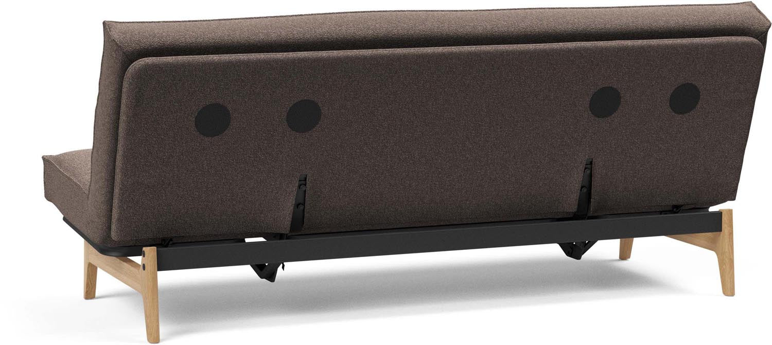 Entdecken Sie das Aslak 120 Bettsofa mit Sharp Plus Cover von Innovation Living – eine elegante Lösung für modernes Wohnen und vielseitige Nutzung.