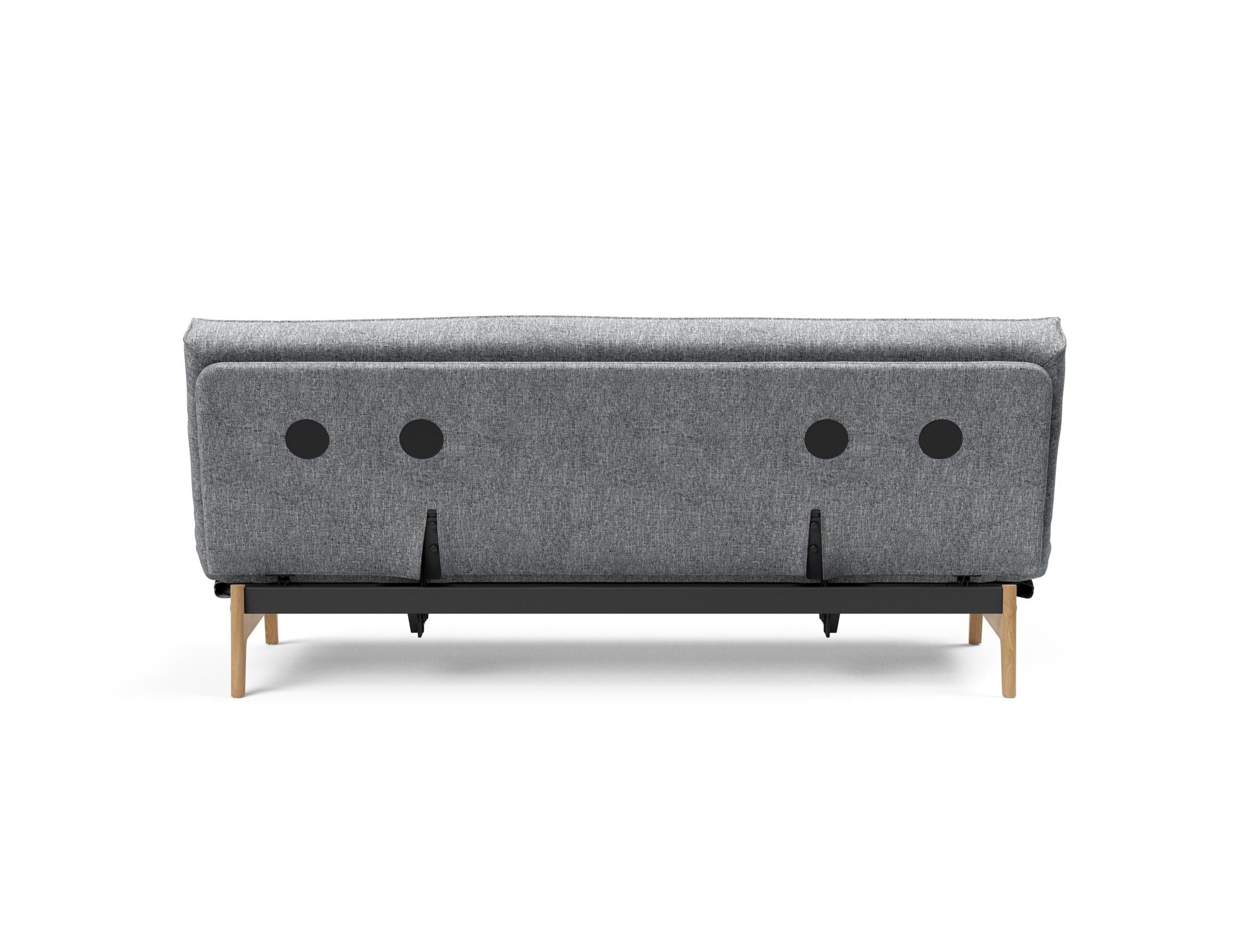 Entdecken Sie das Aslak 120 Bettsofa Sharp Plus Cover – minimalistisches Design, erstklassige Soft Spring-Matratze und nachhaltige Materialien für höchsten Komfort.