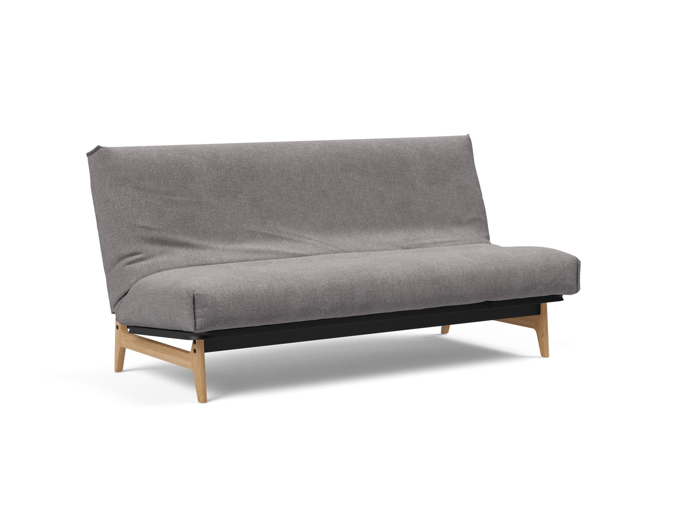Entdecken Sie das Aslak 140 Bettsofa von Innovation Living – stilvolles skandinavisches Design trifft auf vielseitige Funktionalität und hohen Schlafkomfort.