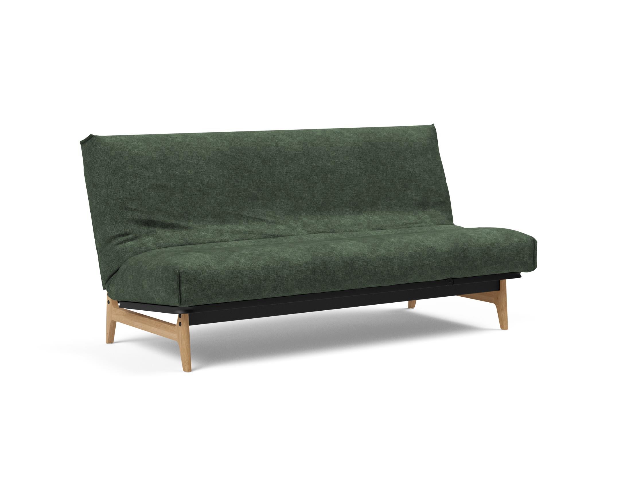 Entdecken Sie das Aslak 140 Bettsofa von Innovation Living – stilvolles skandinavisches Design trifft auf vielseitige Funktionalität und hohen Schlafkomfort.