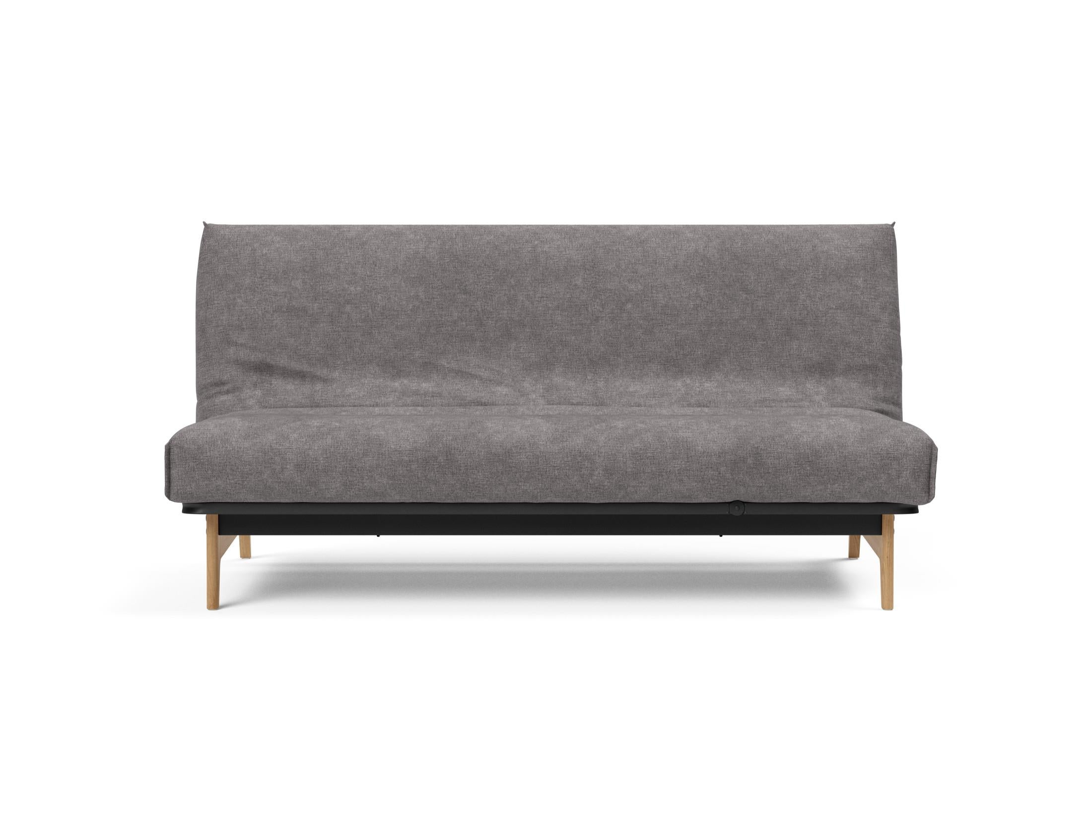 Erleben Sie das Aslak 140 Bettsofa von Innovation Living – modernes skandinavisches Design vereint mit optimalem Schlafkomfort und flexibler Nutzung.