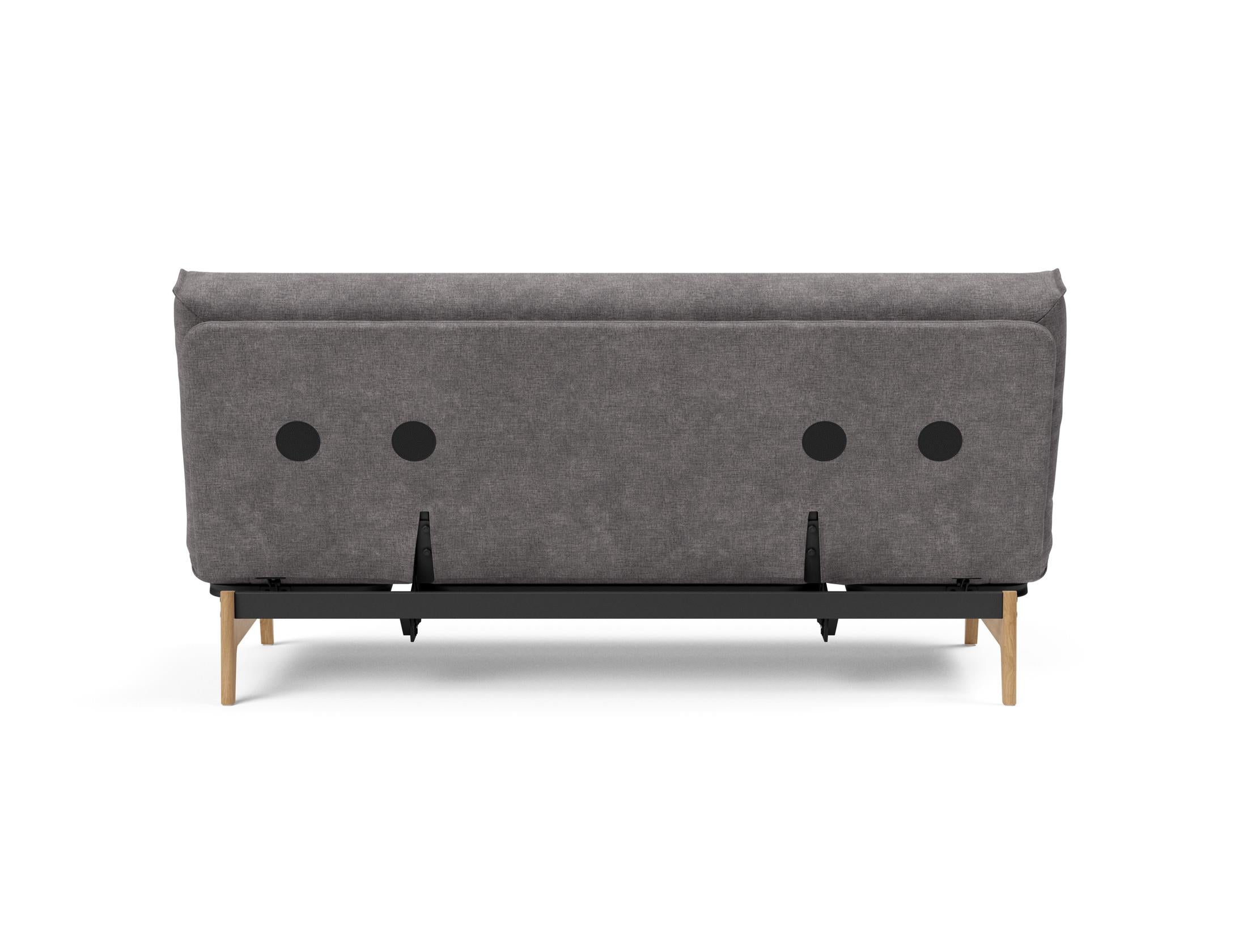 Entdecken Sie das Aslak 140 Bettsofa von Innovation Living – stilvolles skandinavisches Design trifft auf vielseitige Funktionalität und hohen Schlafkomfort.