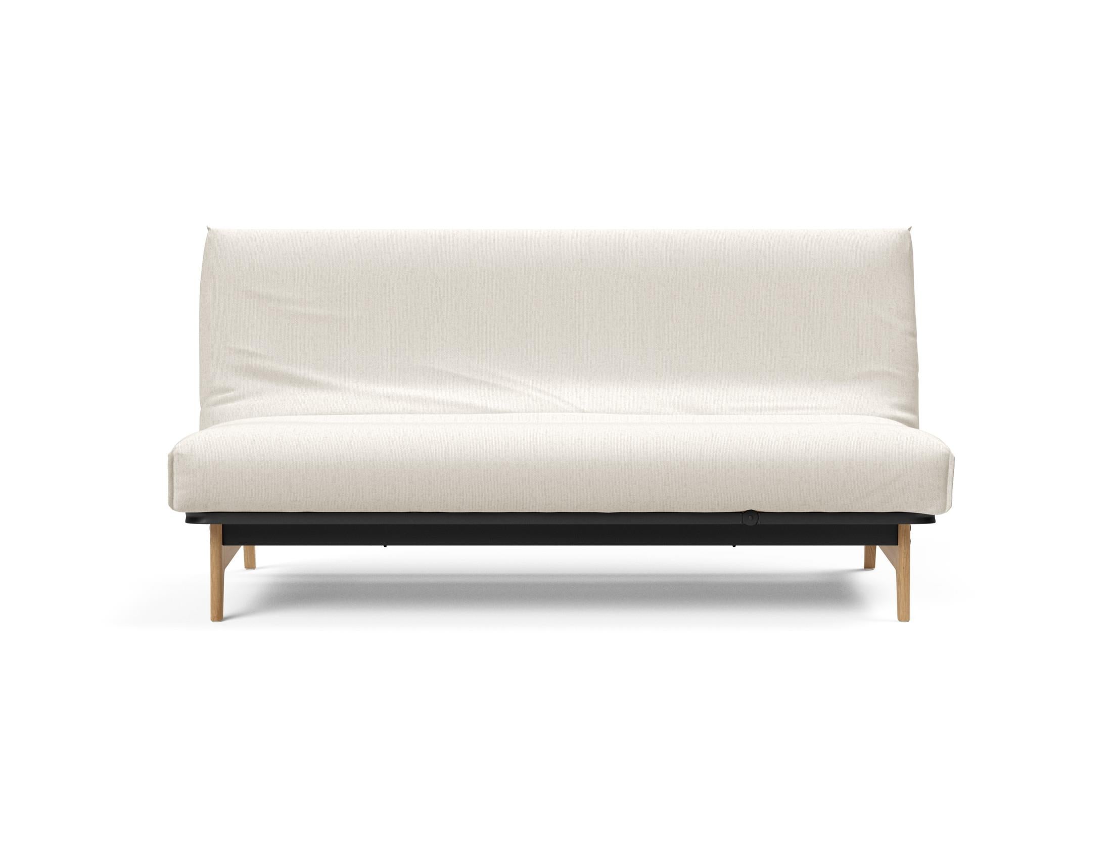 Das Aslak 140 Bettsofa von Innovation Living kombiniert skandinavisches Design, Komfort und Funktionalität mit hochwertigen Matratzenoptionen.