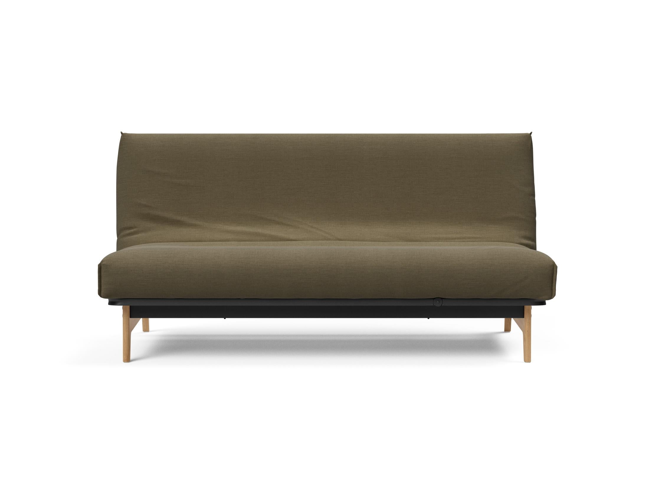 Elegantes Aslak 140 Bettsofa mit weichem Nordic Cover, ideal für stilvolle Wohnräume und entspannte Stunden.