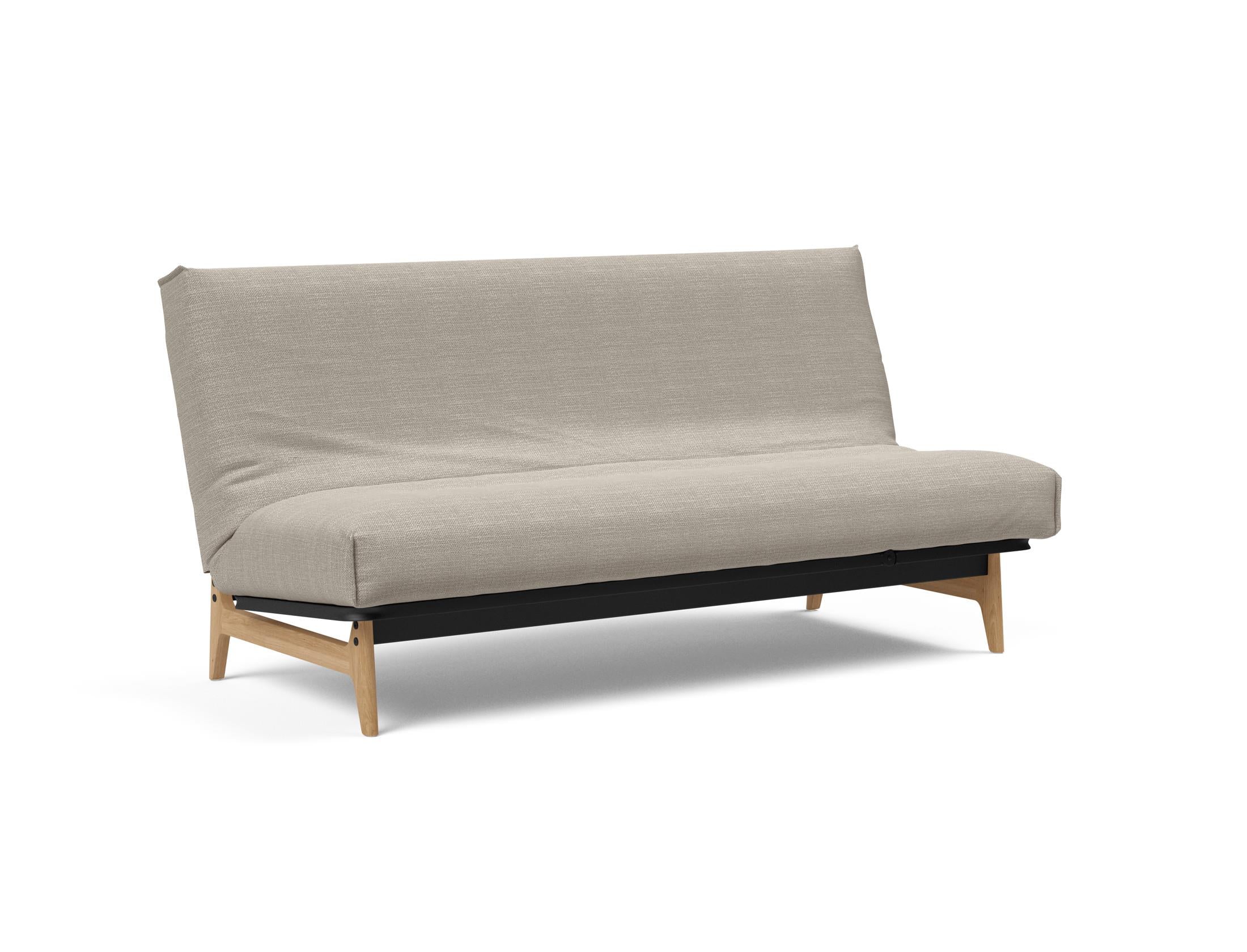 Entdecken Sie das Aslak 140 Bettsofa von Innovation Living – stilvolles skandinavisches Design trifft auf vielseitige Funktionalität und hohen Schlafkomfort.