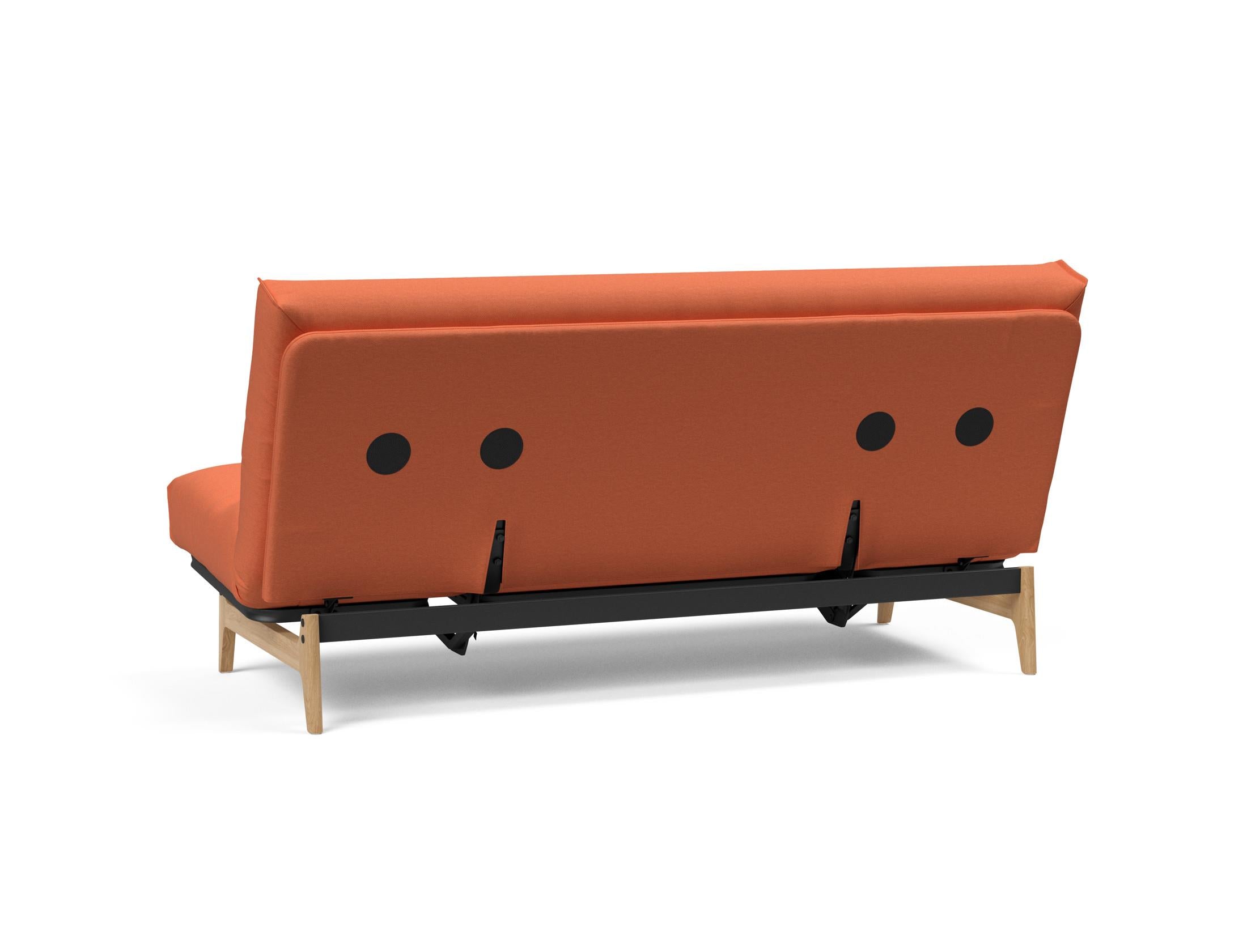 Erleben Sie das Aslak 140 Bettsofa Nordic Cover: stilvolles skandinavisches Design, pflegeleichter Bezug und individuelle Matratzenwahl für optimalen Schlafkomfort.