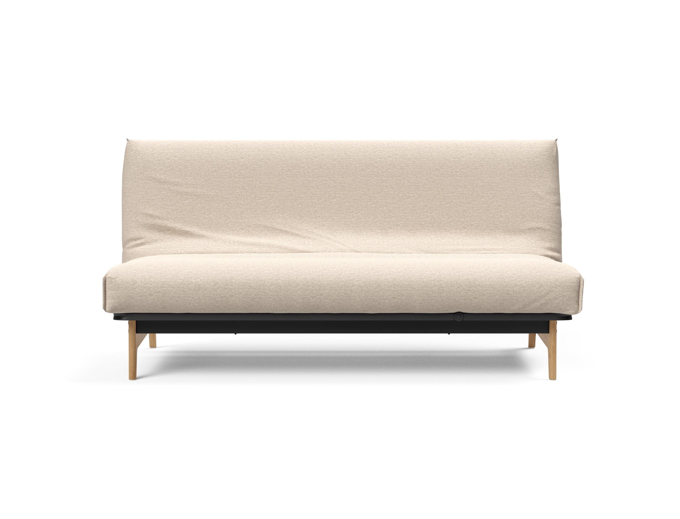 Erleben Sie das Aslak 140 Bettsofa von Innovation Living – modernes skandinavisches Design vereint mit optimalem Schlafkomfort und flexibler Nutzung.