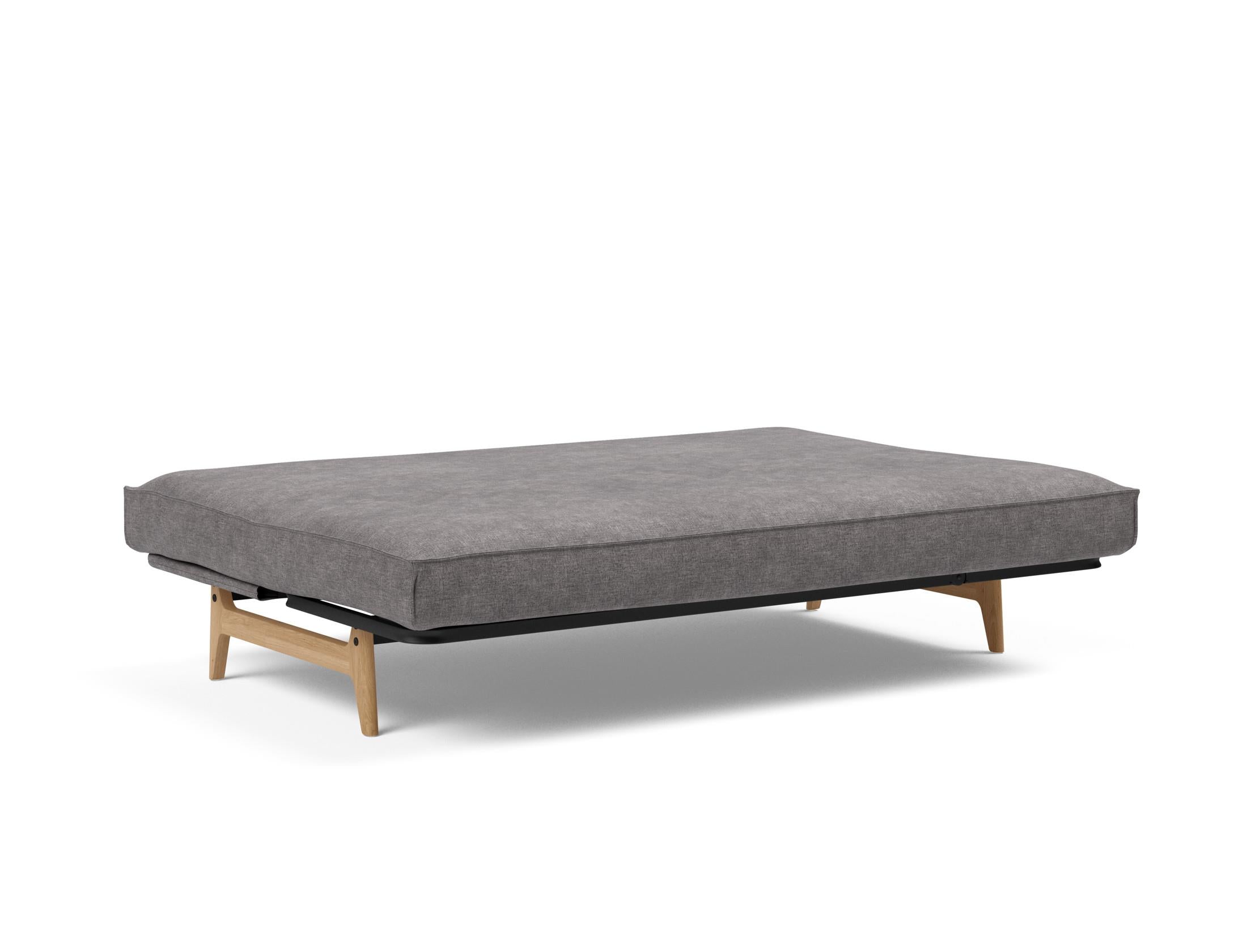 Erleben Sie das Aslak 140 Bettsofa mit Sharp Plus Cover: modernes Design, pflegeleichter Bezug und hochwertige Soft Spring Matratze für besten Schlaf.