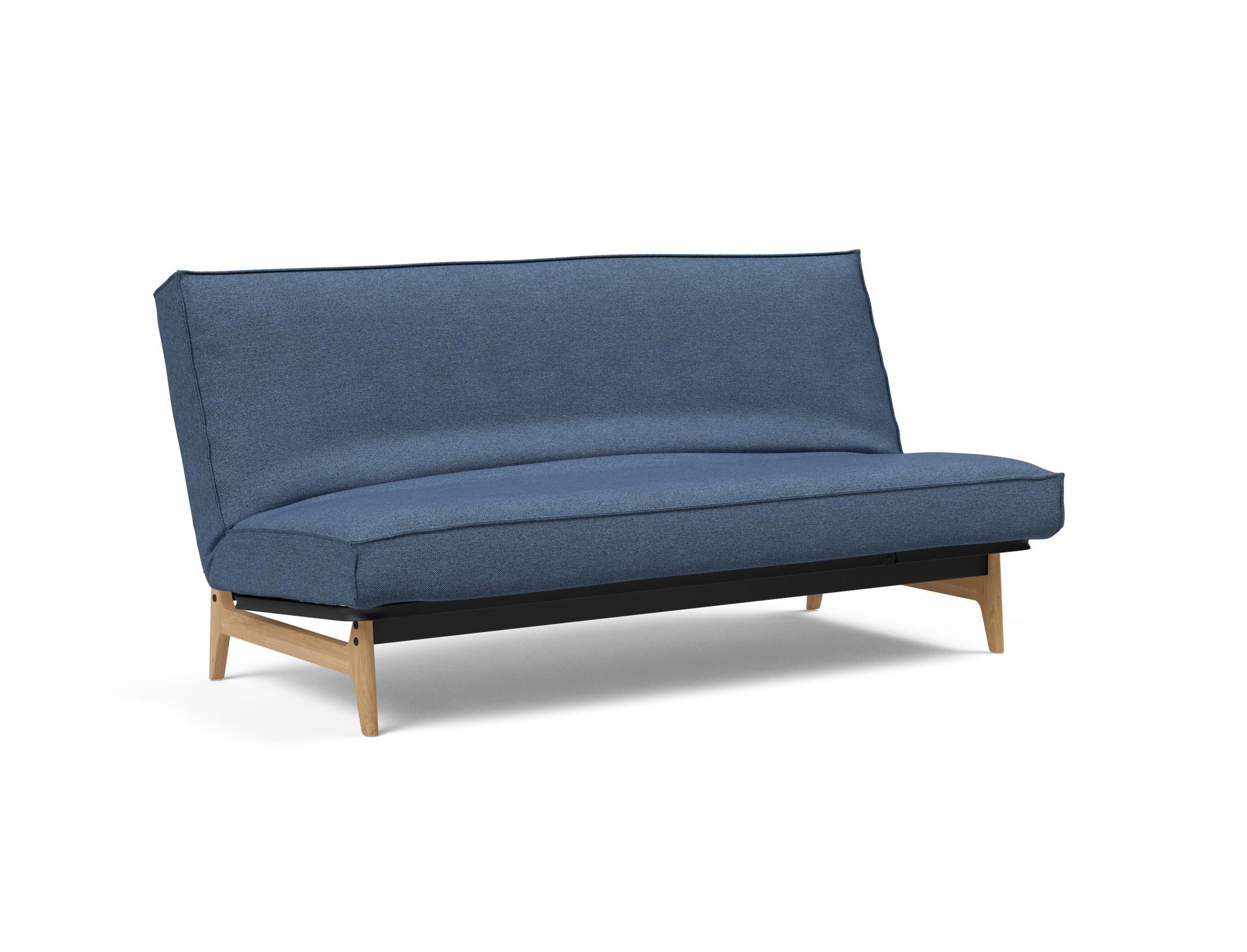 Entdecken Sie das Aslak 140 Bettsofa von Innovation Living: stilvolles Design, bequeme Soft Spring Matratze und elegantes Sharp Plus Cover für höchsten Schlafkomfort.