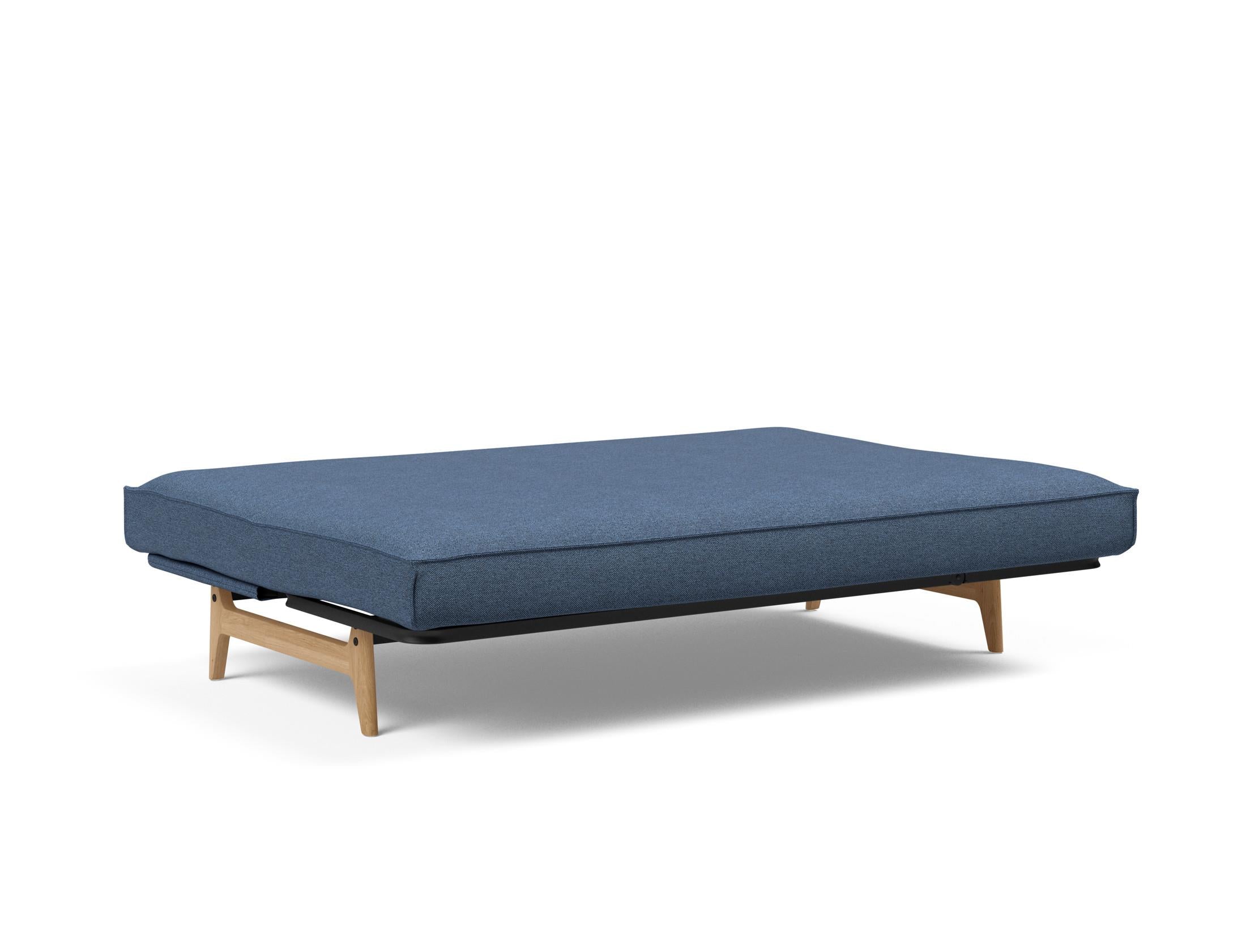 Entdecken Sie das Aslak 140 Bettsofa mit Sharp Plus Cover: stilvolles Design, pflegeleichter Bezug und erstklassiger Schlafkomfort dank Soft Spring Matratze.