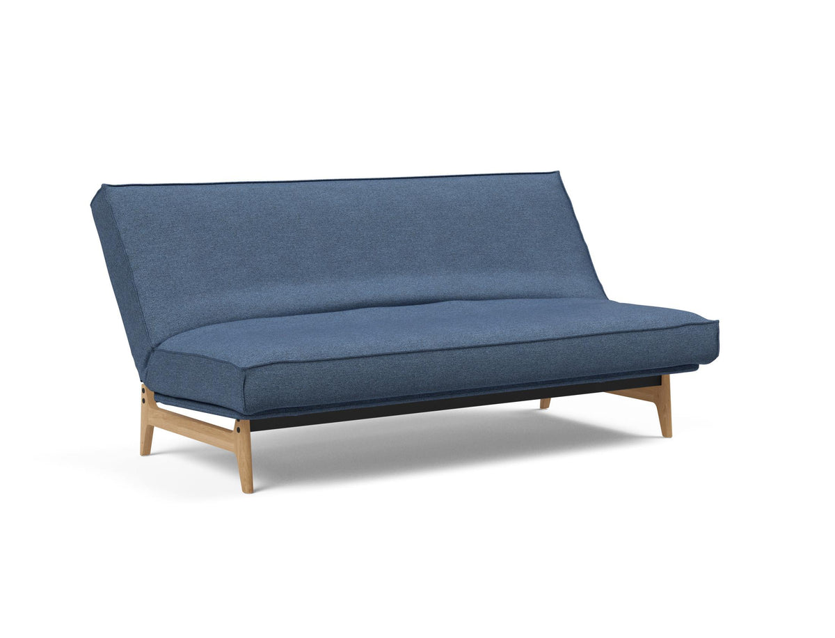 Aslak 140 Bettsofa Sharp Plus Cover mit Gestellbezug Soft Spring in 302 Weda Blue präsentiert im Onlineshop von KAQTU Design AG. Bettsofa ist von Innovation Living