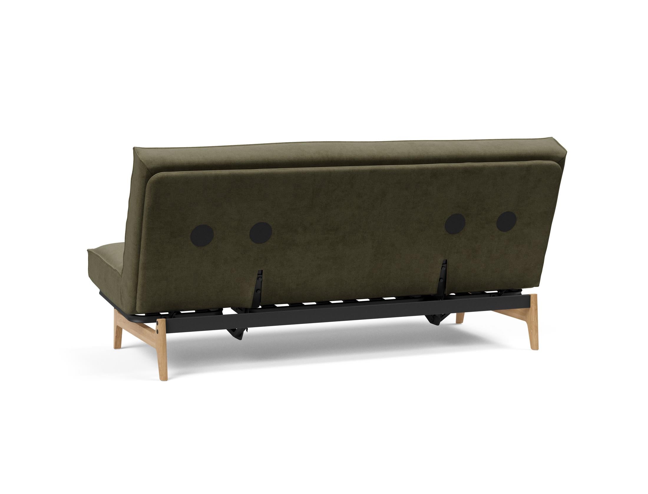 Erleben Sie das Aslak 140 Bettsofa mit Sharp Plus Cover von Innovation Living – modernes Design, abnehmbarer Bezug und luxuriöse Soft Spring Matratze für optimalen Schlafkomfort.