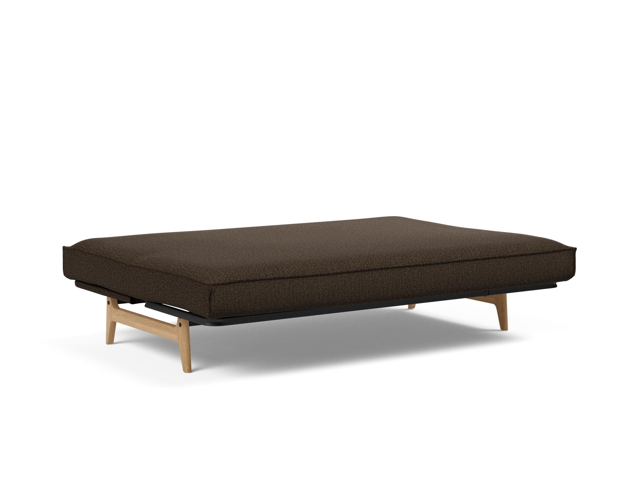 Entdecken Sie das Aslak 140 Bettsofa mit Sharp Plus Cover: stilvolles Design, pflegeleichter Bezug und erstklassiger Schlafkomfort dank Soft Spring Matratze.