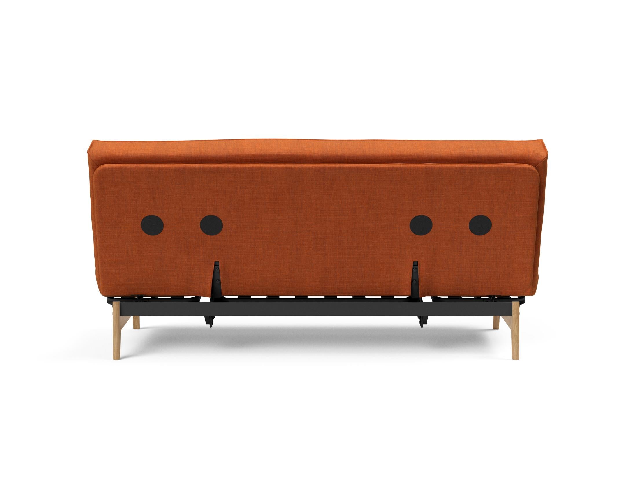 Entdecken Sie das Aslak 140 Bettsofa von Innovation Living: stilvolles Design, bequeme Soft Spring Matratze und elegantes Sharp Plus Cover für höchsten Schlafkomfort.