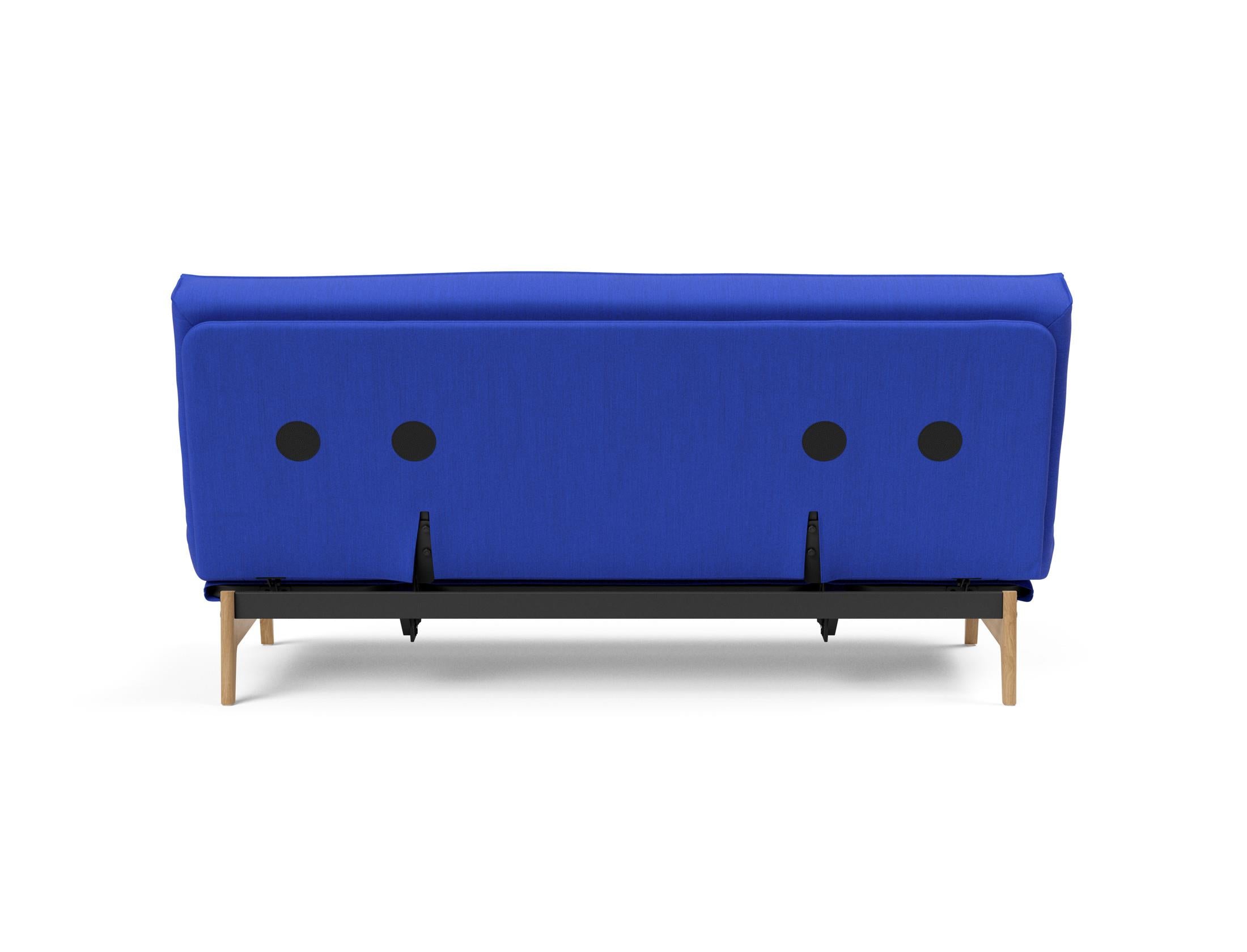 Erleben Sie das Aslak 140 Bettsofa mit Sharp Plus Cover – stilvolles Design, herausragender Komfort und flexible Nutzung für jeden Raum.