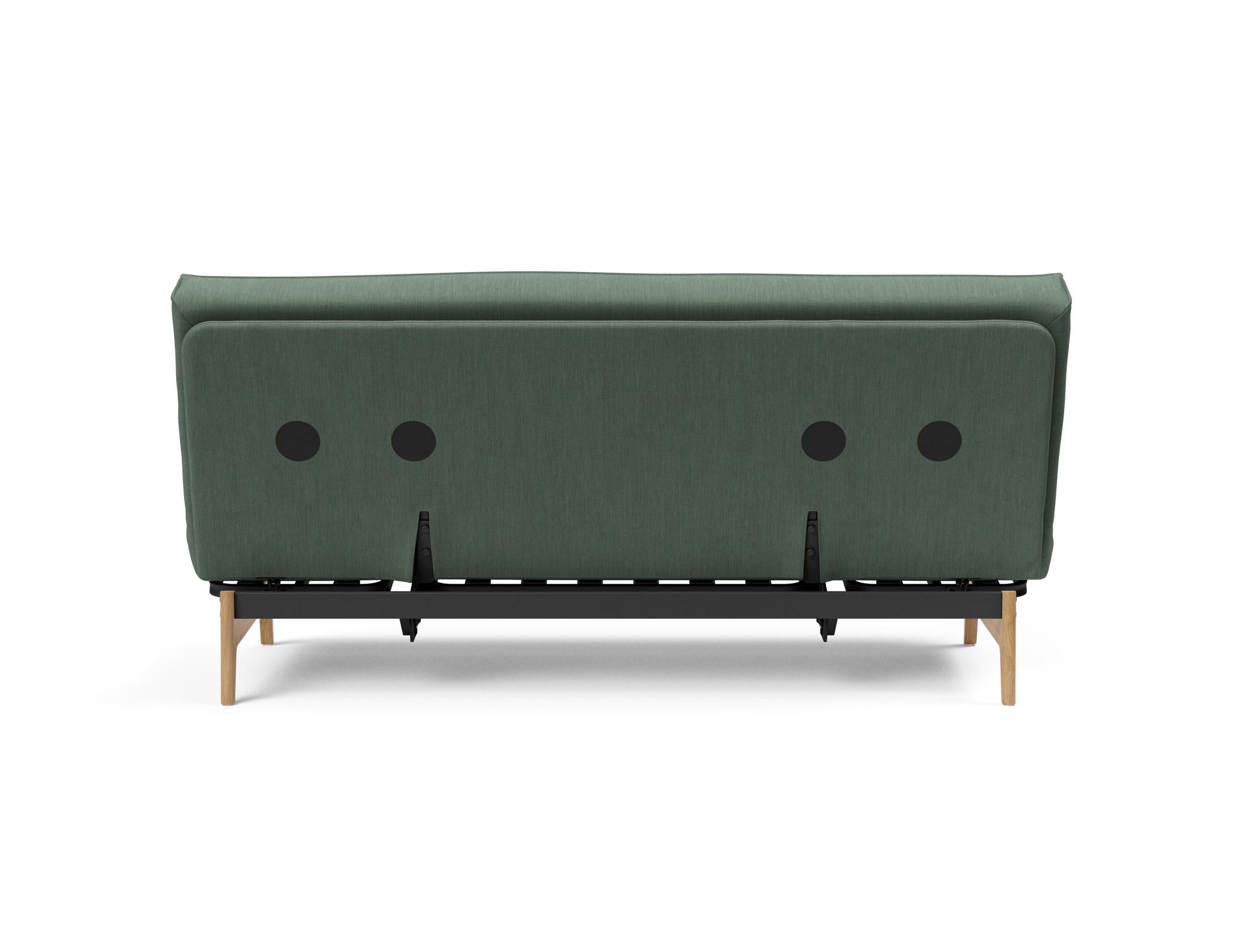 Entdecken Sie das Aslak 140 Bettsofa von Innovation Living: stilvolles Design, bequeme Soft Spring Matratze und elegantes Sharp Plus Cover für höchsten Schlafkomfort.