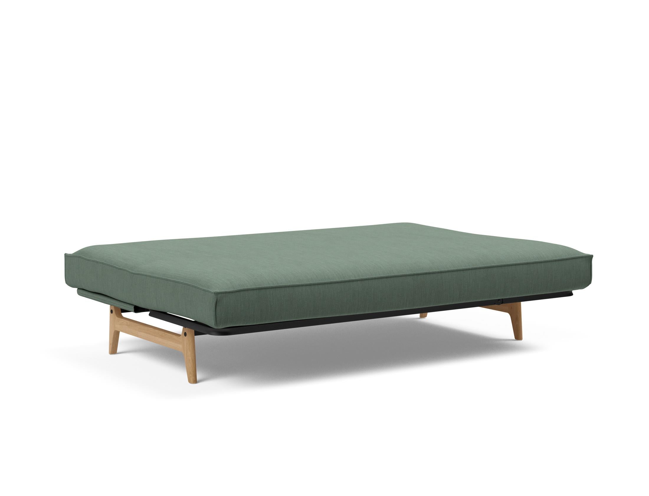 Entdecken Sie das Aslak 140 Bettsofa mit Sharp Plus Cover: stilvolles Design, pflegeleichter Bezug und erstklassiger Schlafkomfort dank Soft Spring Matratze.