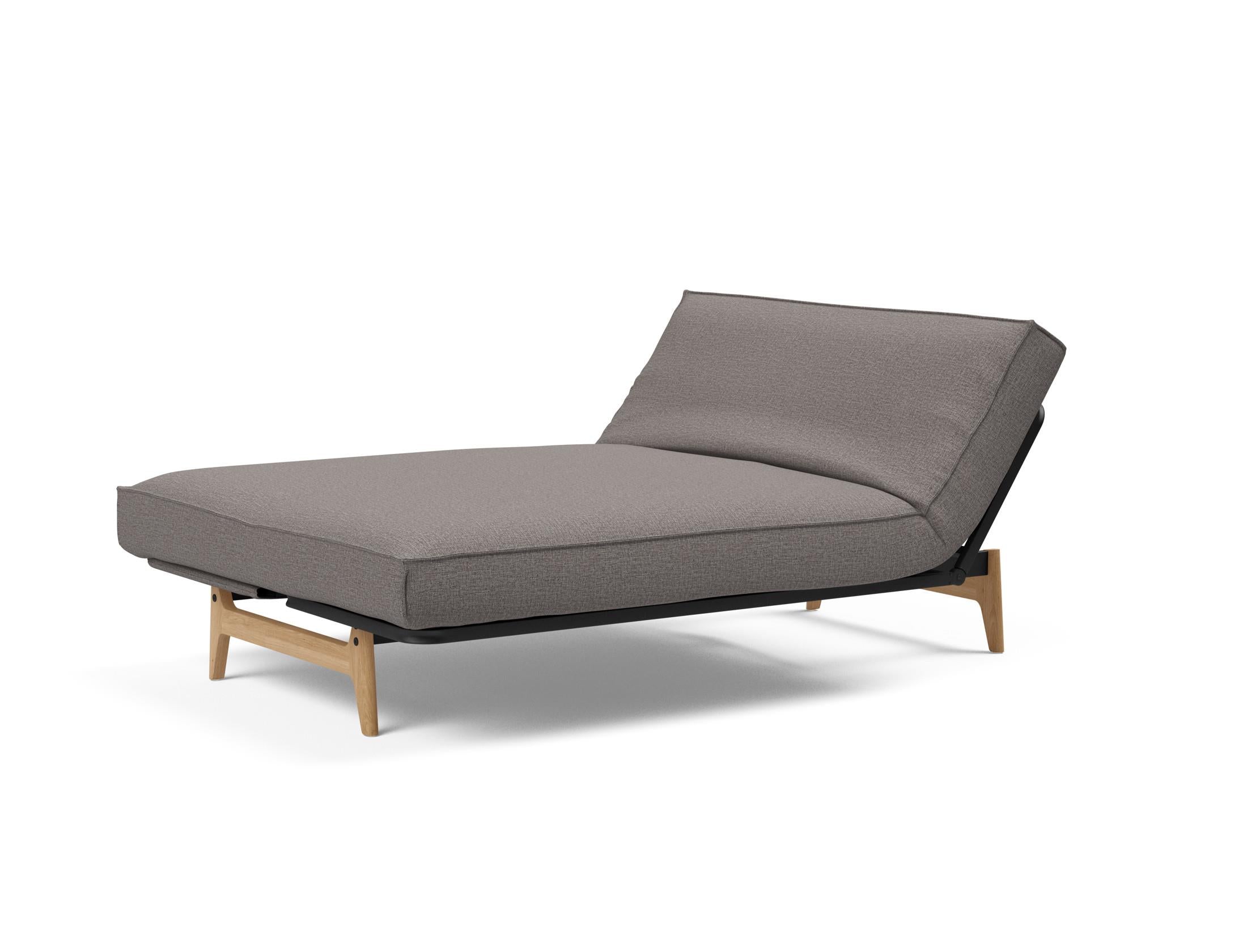 Erleben Sie das Aslak 140 Bettsofa mit Sharp Plus Cover: modernes Design, abnehmbarer Bezug und luxuriöse Soft Spring Matratze für erholsame Nächte.