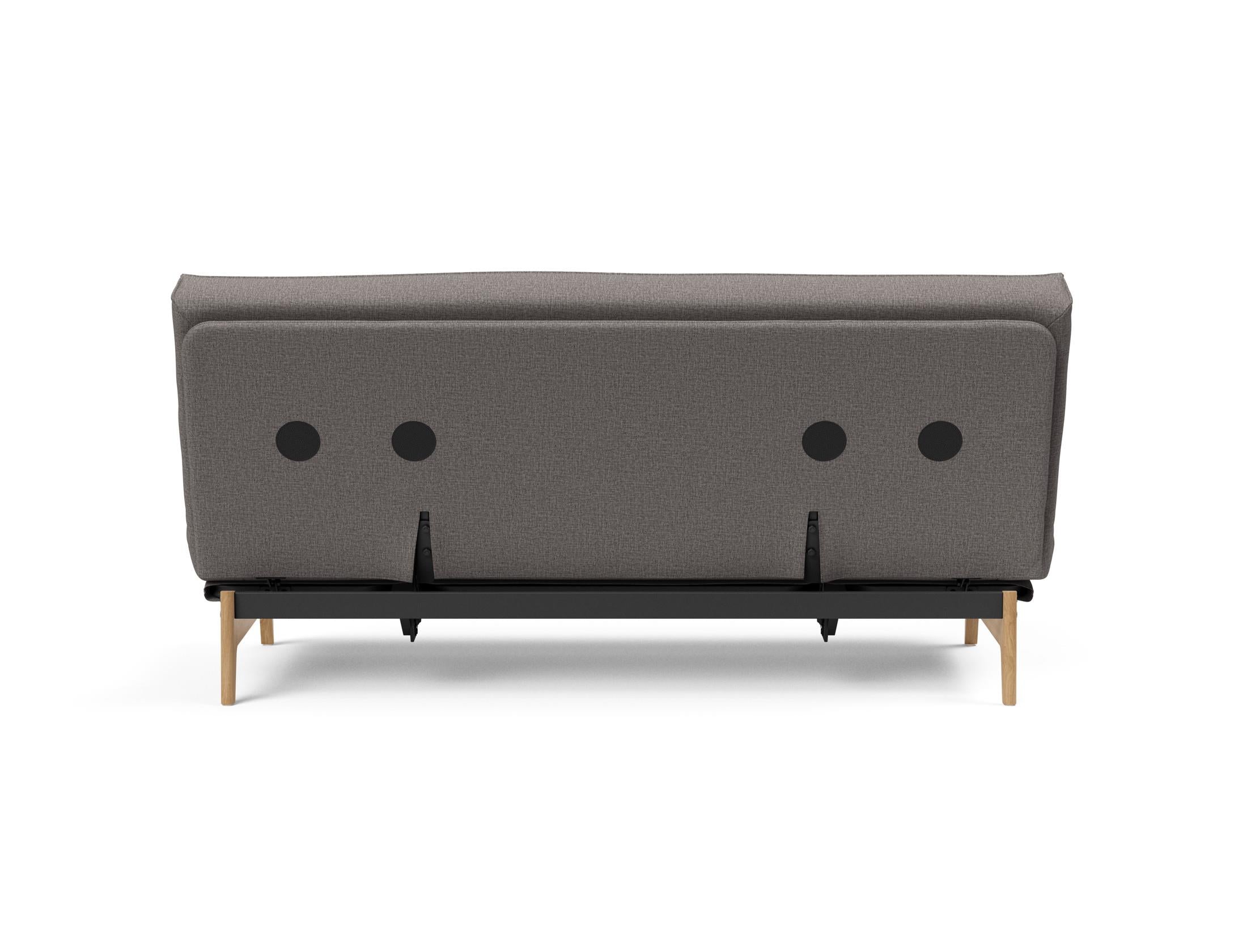 Erleben Sie das Aslak 140 Bettsofa mit Sharp Plus Cover – stilvolles Design, herausragender Komfort und flexible Nutzung für jeden Raum.