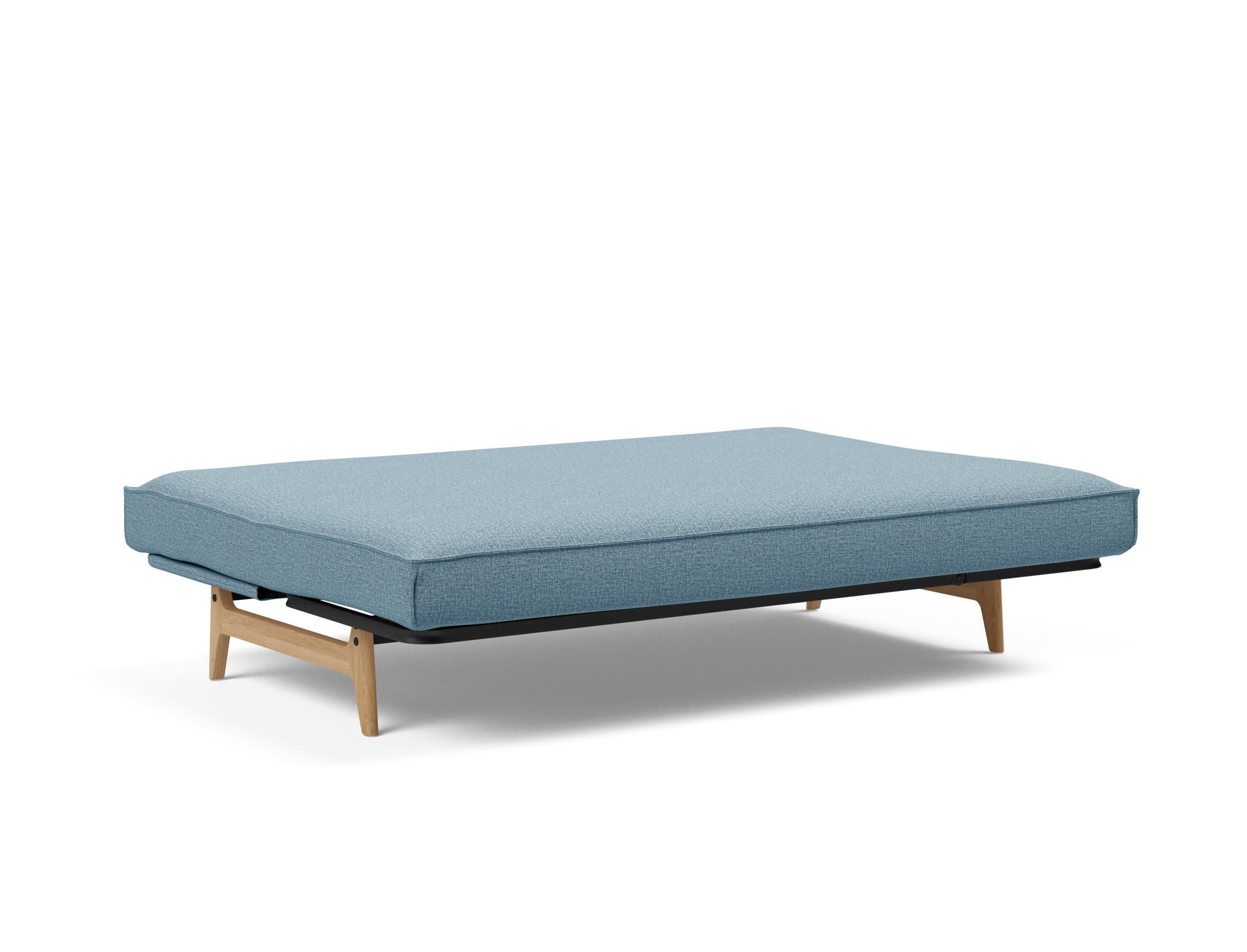 Entdecken Sie das Aslak 140 Bettsofa mit Sharp Plus Cover: stilvolles Design, pflegeleichter Bezug und erstklassiger Schlafkomfort dank Soft Spring Matratze.