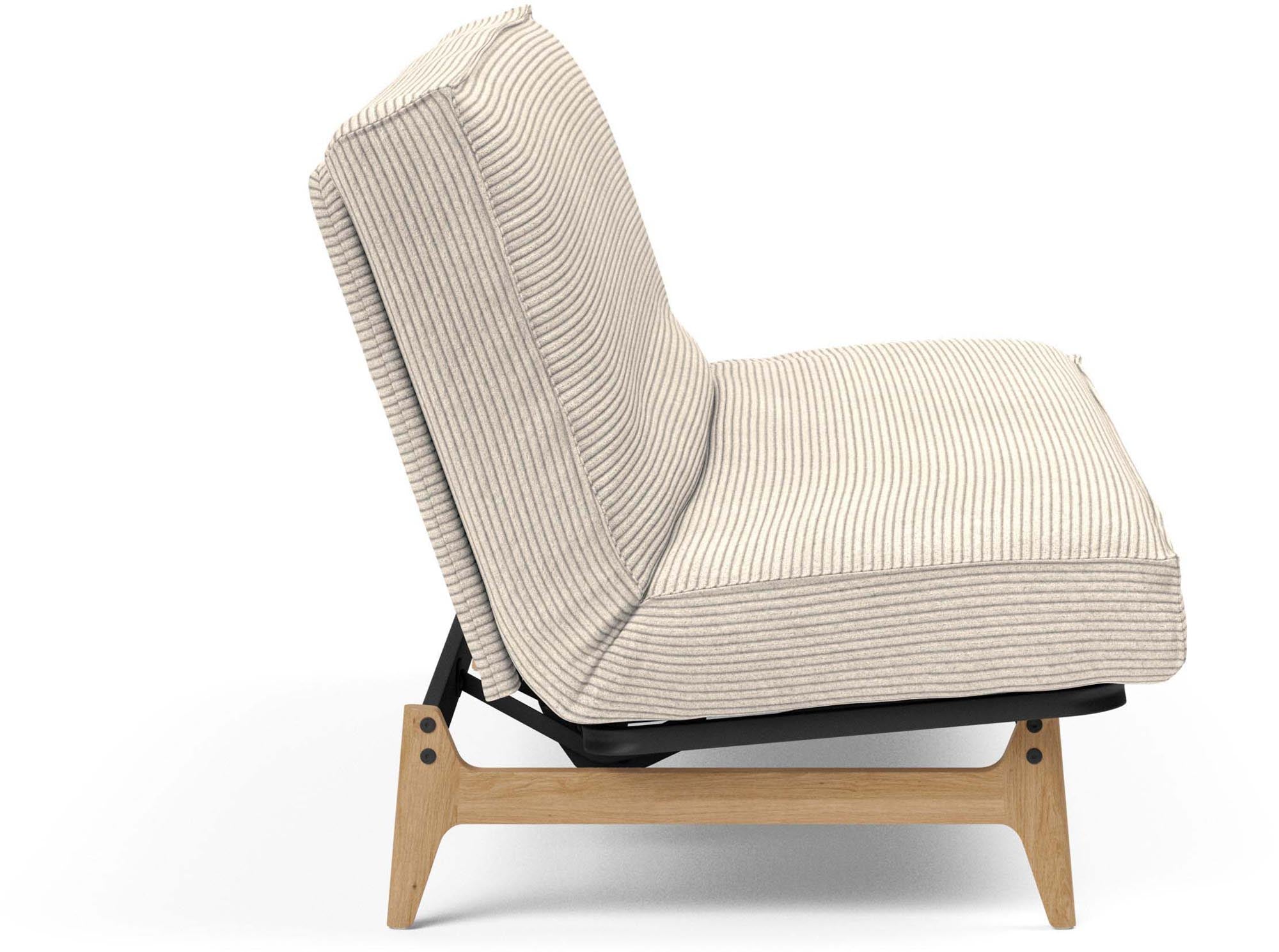 Das Aslak 140 Bettsofa von Innovation Living kombiniert modernes Design mit Funktionalität und bietet luxuriösen Schlafkomfort.