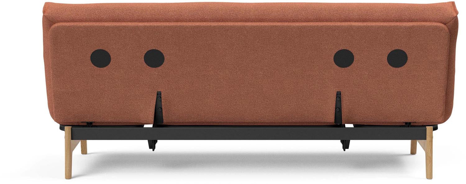 Erleben Sie das Aslak 120 Bettsofa Nordic Classic von Innovation Living: elegantes skandinavisches Design, ideal für kleine Räume und gemütliche Nächte.