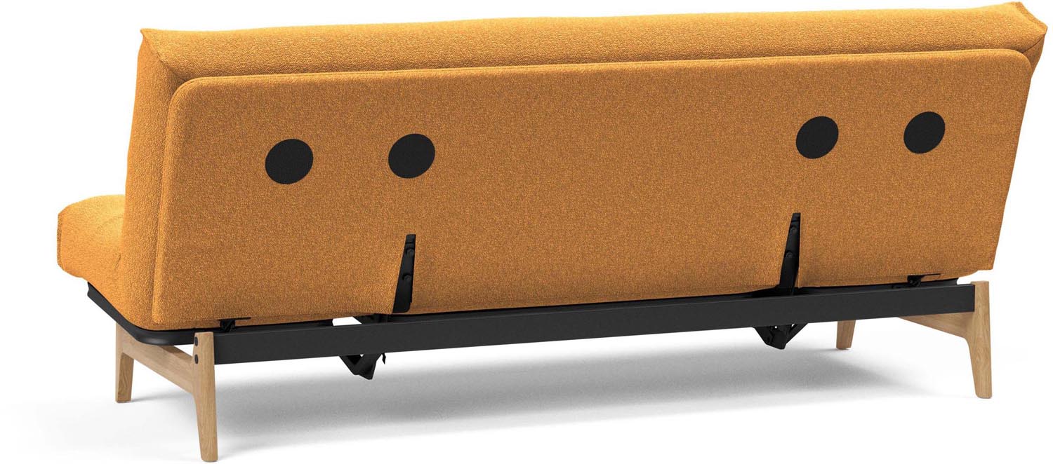 Erleben Sie das Aslak 120 Bettsofa Nordic Spring von Innovation Living: modernes skandinavisches Design, ideal für kleine Räume und Gästeübernachtungen.