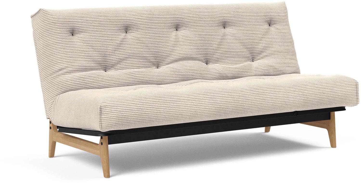 Erleben Sie das Aslak 140 Bettsofa von Innovation Living – modernes Nordic Design trifft auf komfortablen Latex für besten Schlafkomfort.