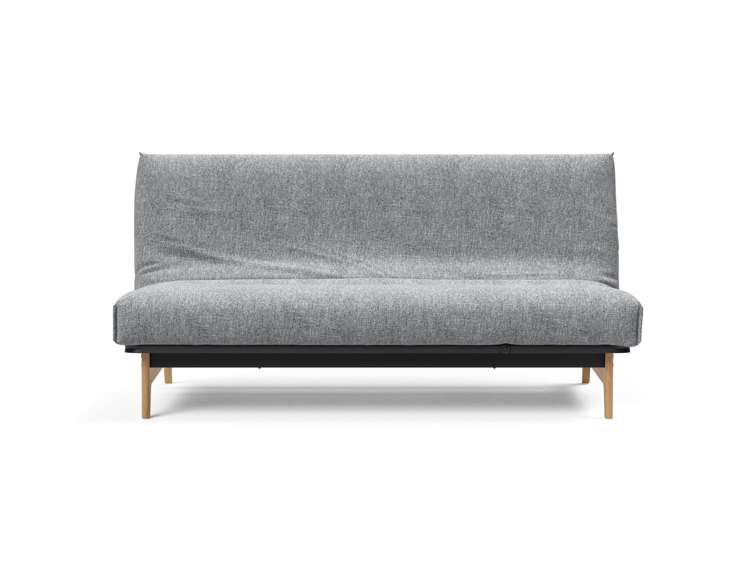 Erleben Sie das Aslak 140 Bettsofa von Innovation Living – modernes skandinavisches Design, flexibel einsetzbar und mit robustem Nordic Cover aus Latex.