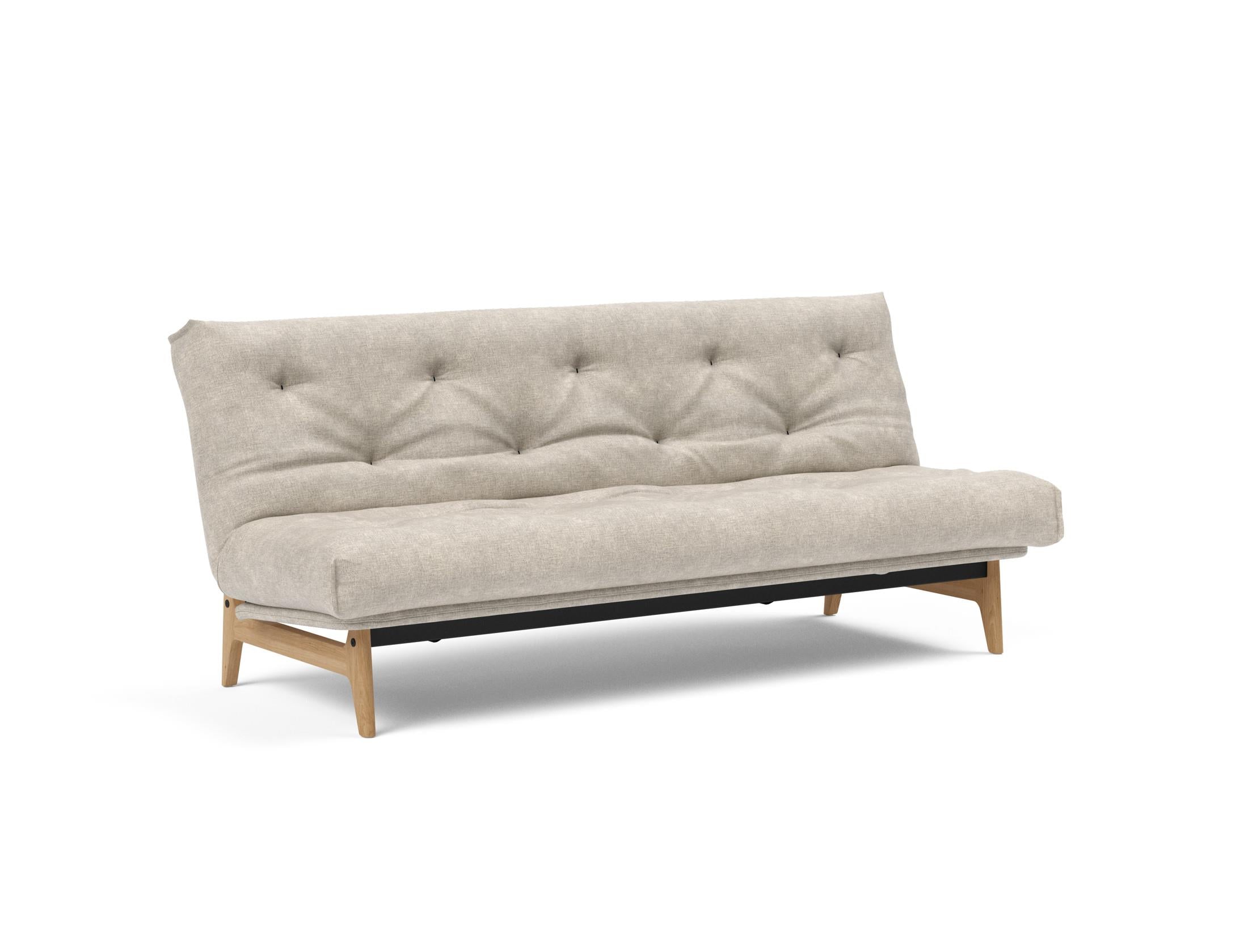 Erleben Sie das Aslak 120 Bettsofa Nordic Soft Spring von Innovation Living – eine perfekte Kombination aus modernem Stil und vielseitiger Funktionalität.