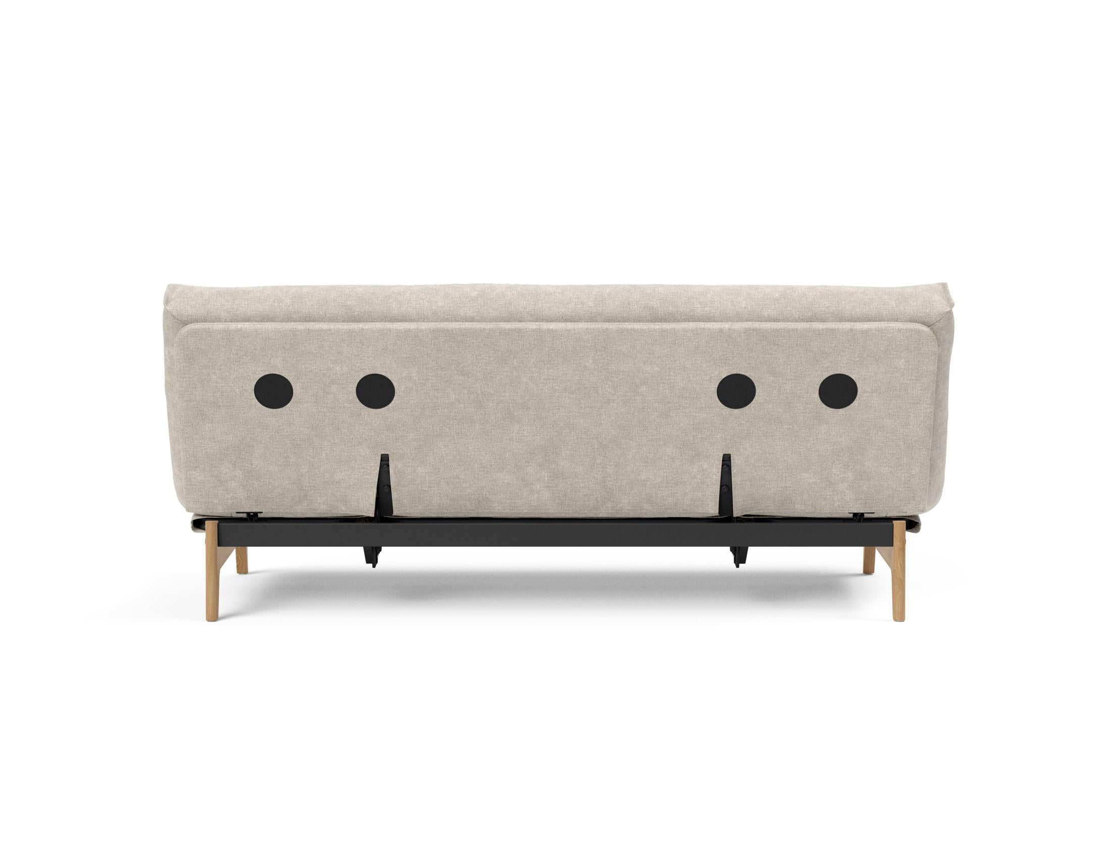 Erleben Sie das Aslak 120 Bettsofa Nordic von Innovation Living – stilvolles skandinavisches Design, das Komfort und Funktionalität vereint.