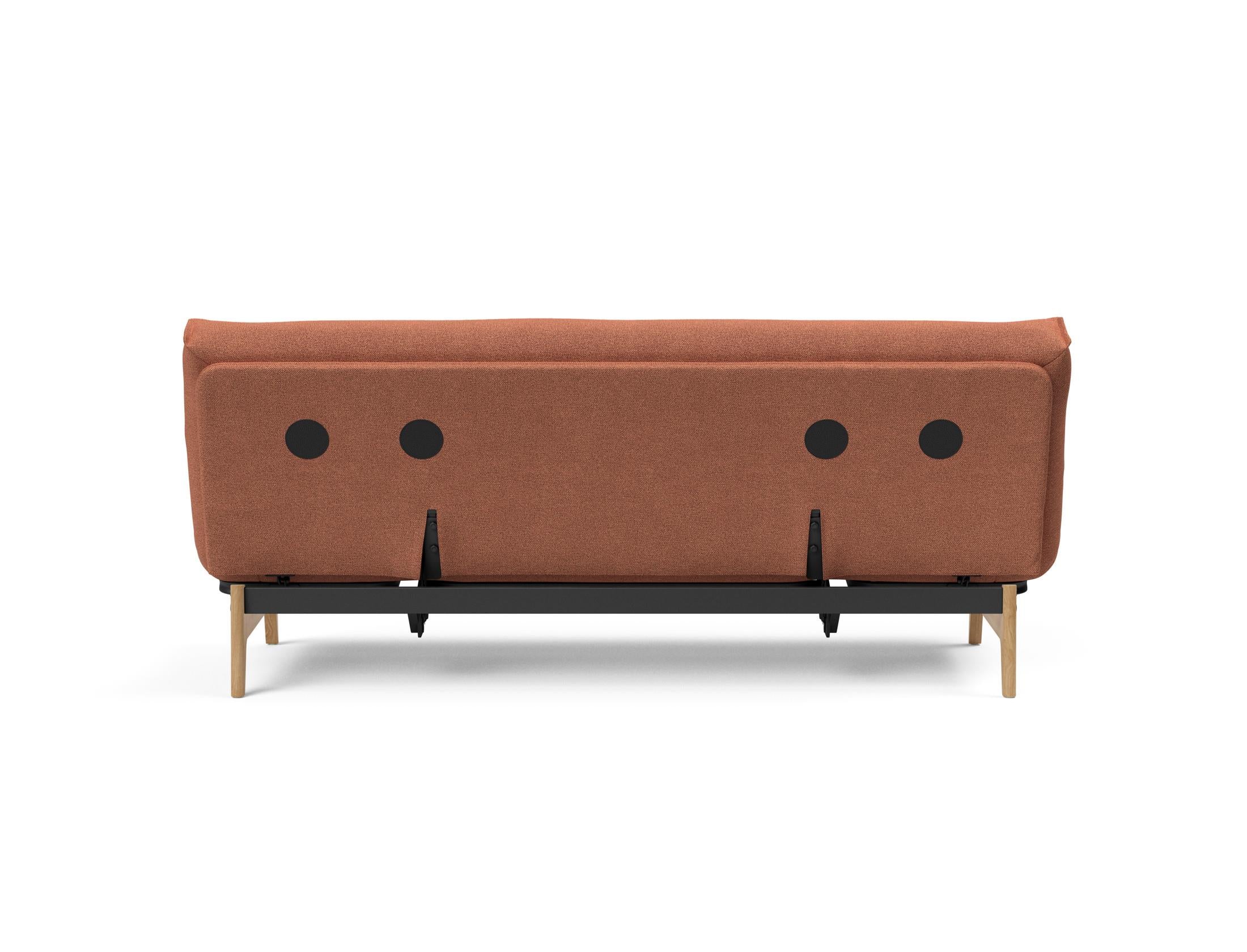 Entdecken Sie das Aslak 120 Bettsofa Nordic Soft Spring von Innovation Living – stilvolles Design trifft auf praktischen Komfort für Ihr Zuhause.