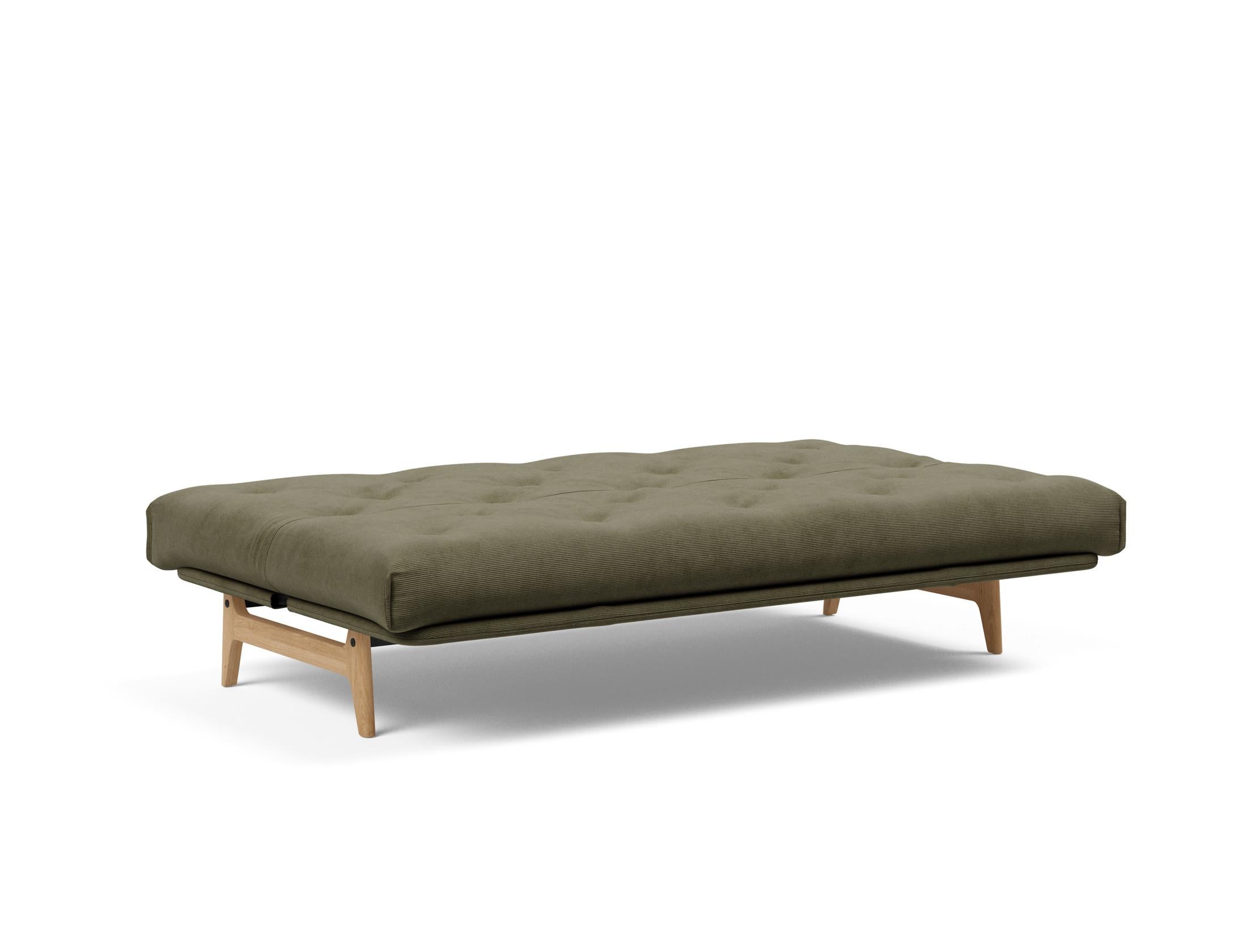 Entdecken Sie das Aslak 120 Bettsofa Nordic von Innovation Living: stilvolles Design, anpassbare Matratzen und perfekte Funktionalität für kleine Räume.
