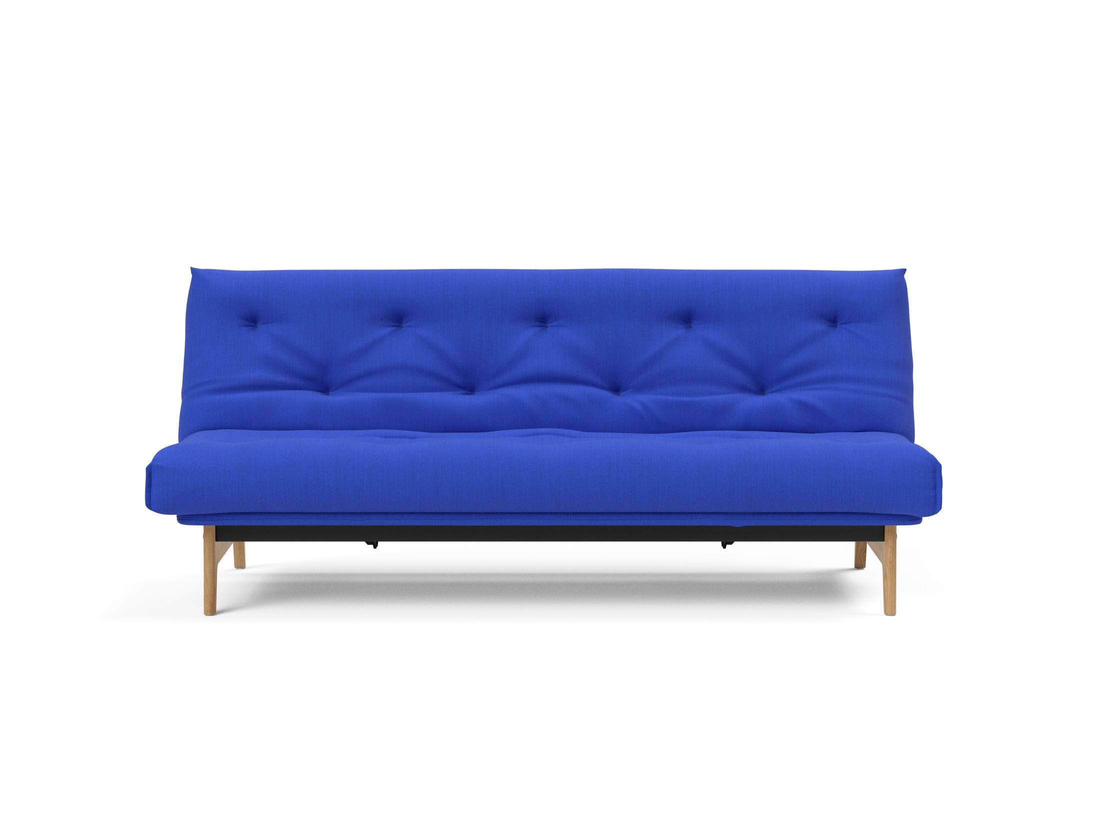 Erleben Sie das Aslak 120 Bettsofa Nordic Soft Spring von Innovation Living – eine perfekte Kombination aus modernem Stil und vielseitiger Funktionalität.
