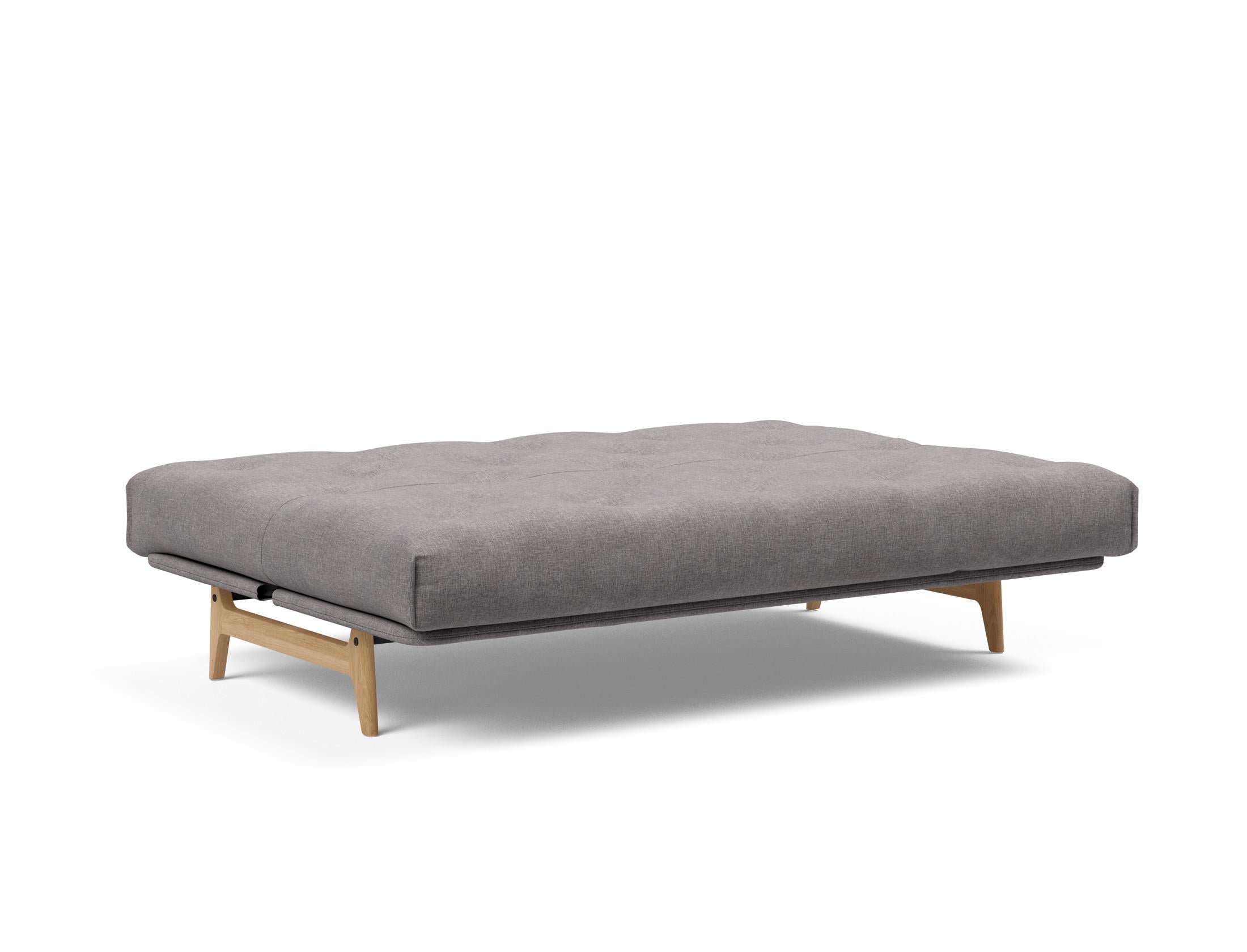 Entdecken Sie das Aslak 140 Bettsofa Nordic: Stilvolles Schlafsofa mit umweltfreundlichen Materialien und hohem Komfort für jeden Raum.
