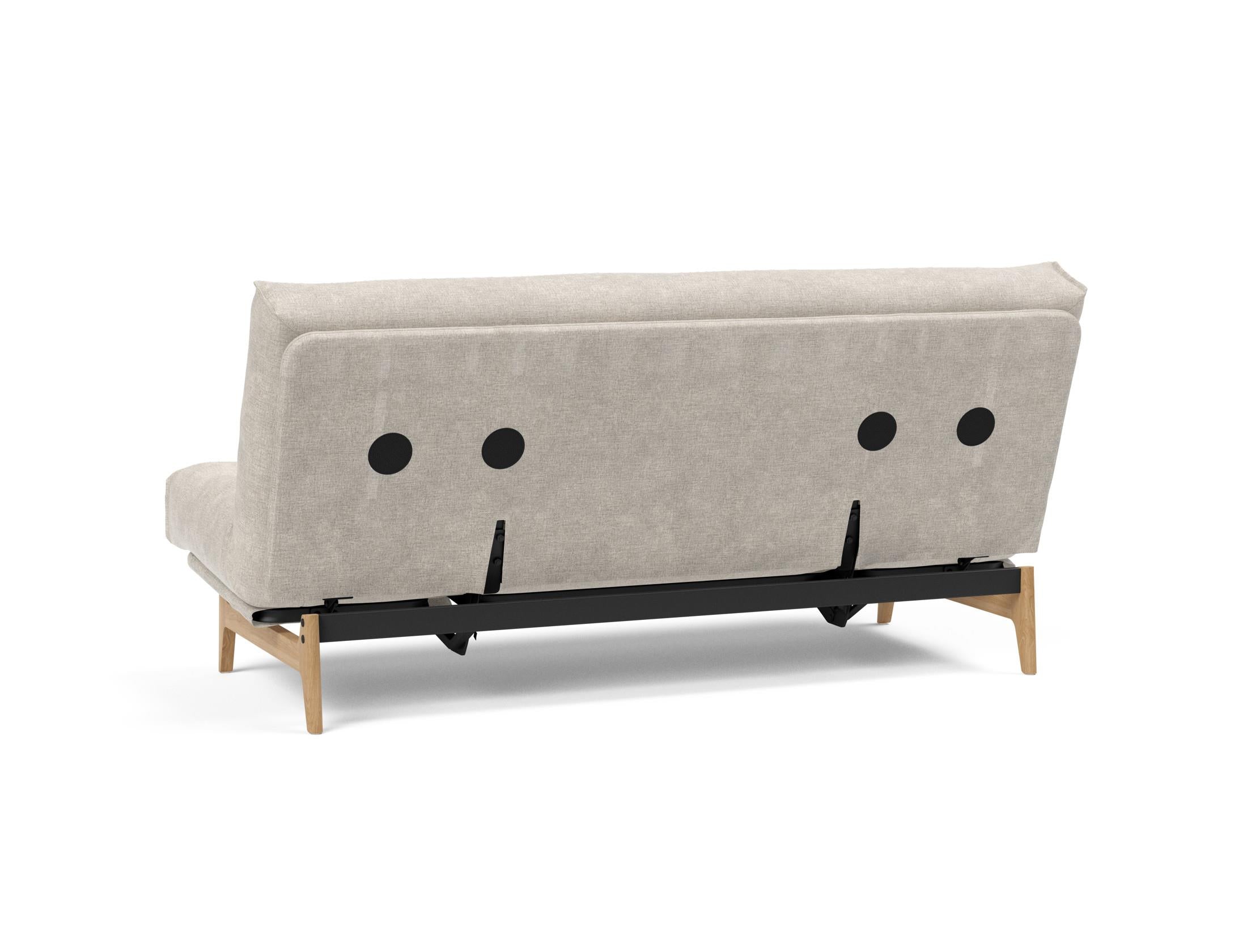 Erleben Sie das Aslak 140 Bettsofa Nordic: Ein elegantes, nachhaltiges Schlafsofa mit bequemer Matratze für höchsten Komfort und vielseitige Nutzung.