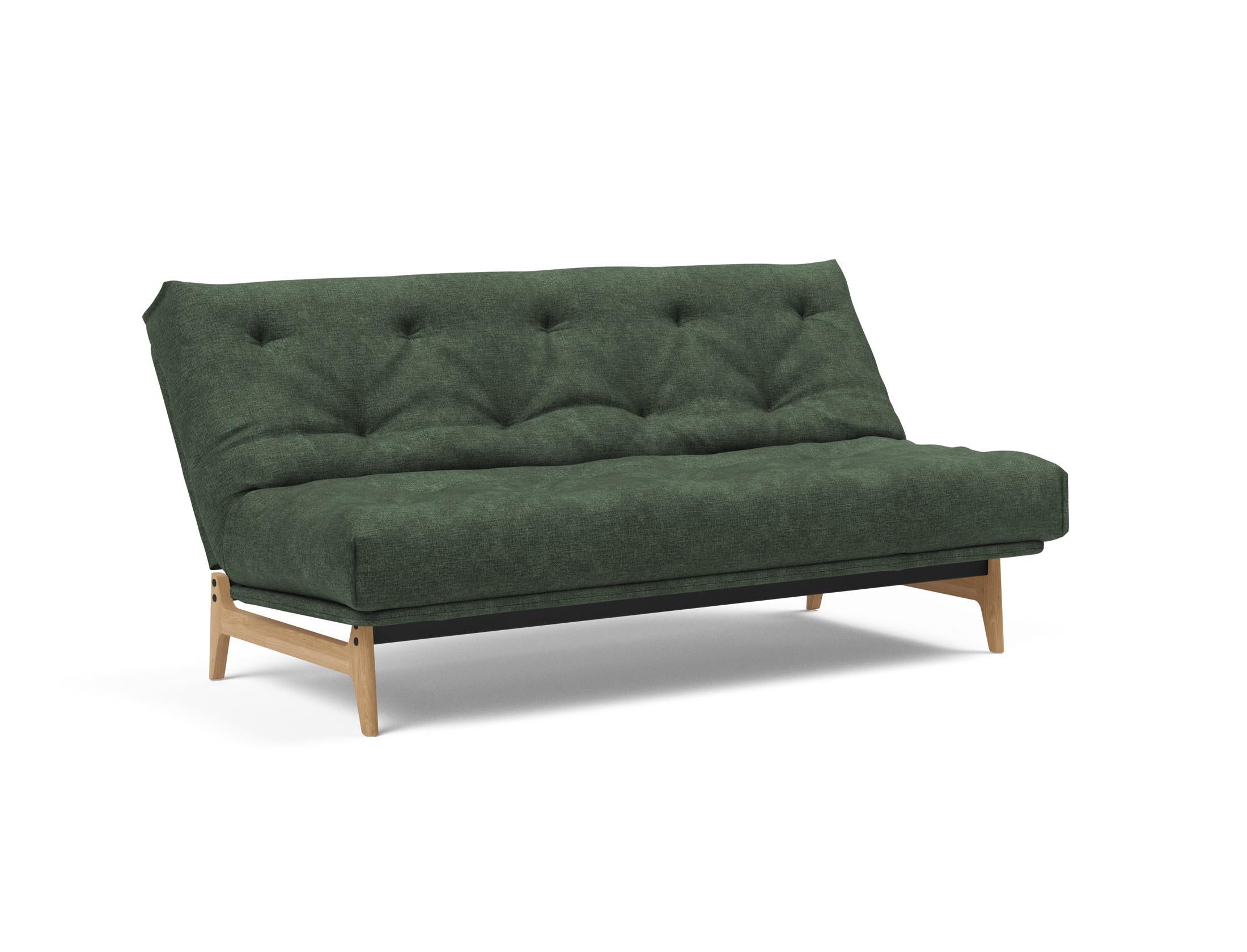 Entdecken Sie das Aslak 140 Bettsofa Nordic: Stilvolles, umweltfreundliches Design mit hochwertiger Matratze für optimalen Schlafkomfort und Flexibilität.