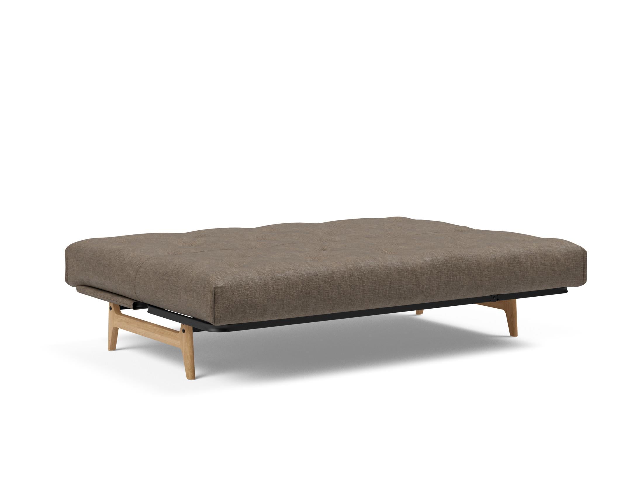 Erleben Sie das Aslak 140 Bettsofa Nordic: elegantes skandinavisches Design, langlebige Materialien und individuelle Matratzenoptionen für optimalen Komfort.