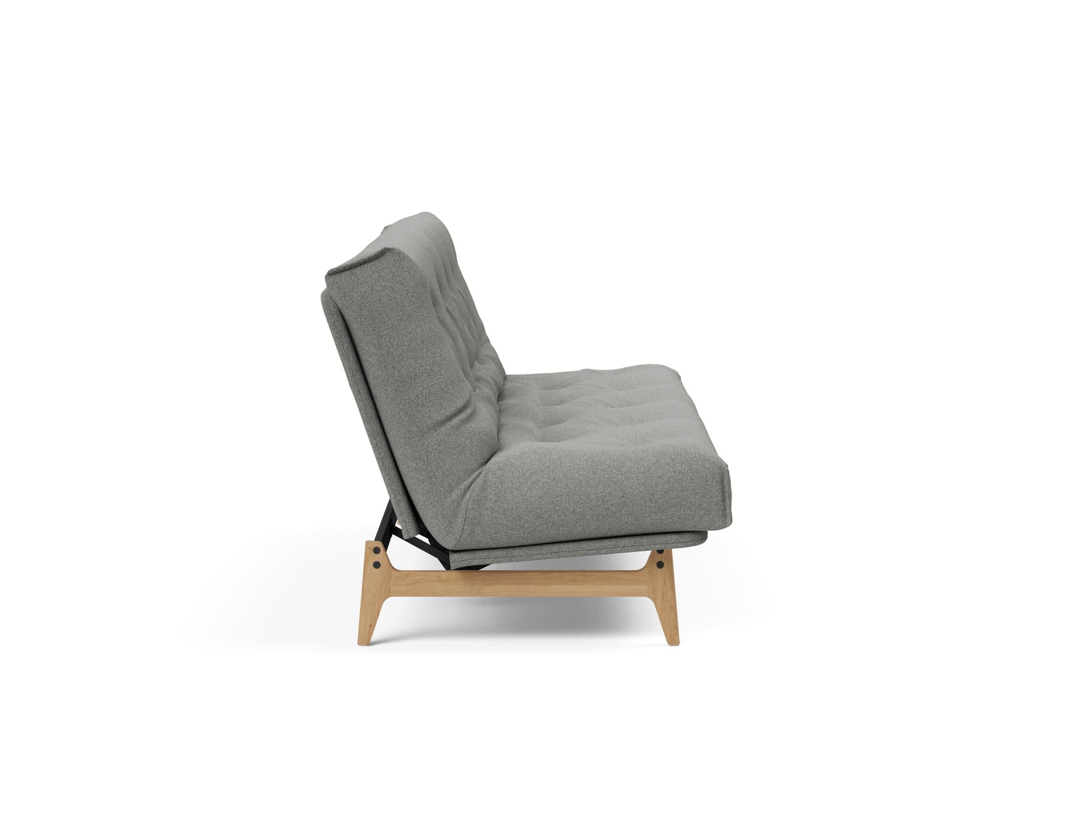 Erleben Sie das Aslak 140 Bettsofa Nordic: Multifunktionales Möbelstück mit elegantem Design, nachhaltigen Materialien und erstklassigem Schlafkomfort.