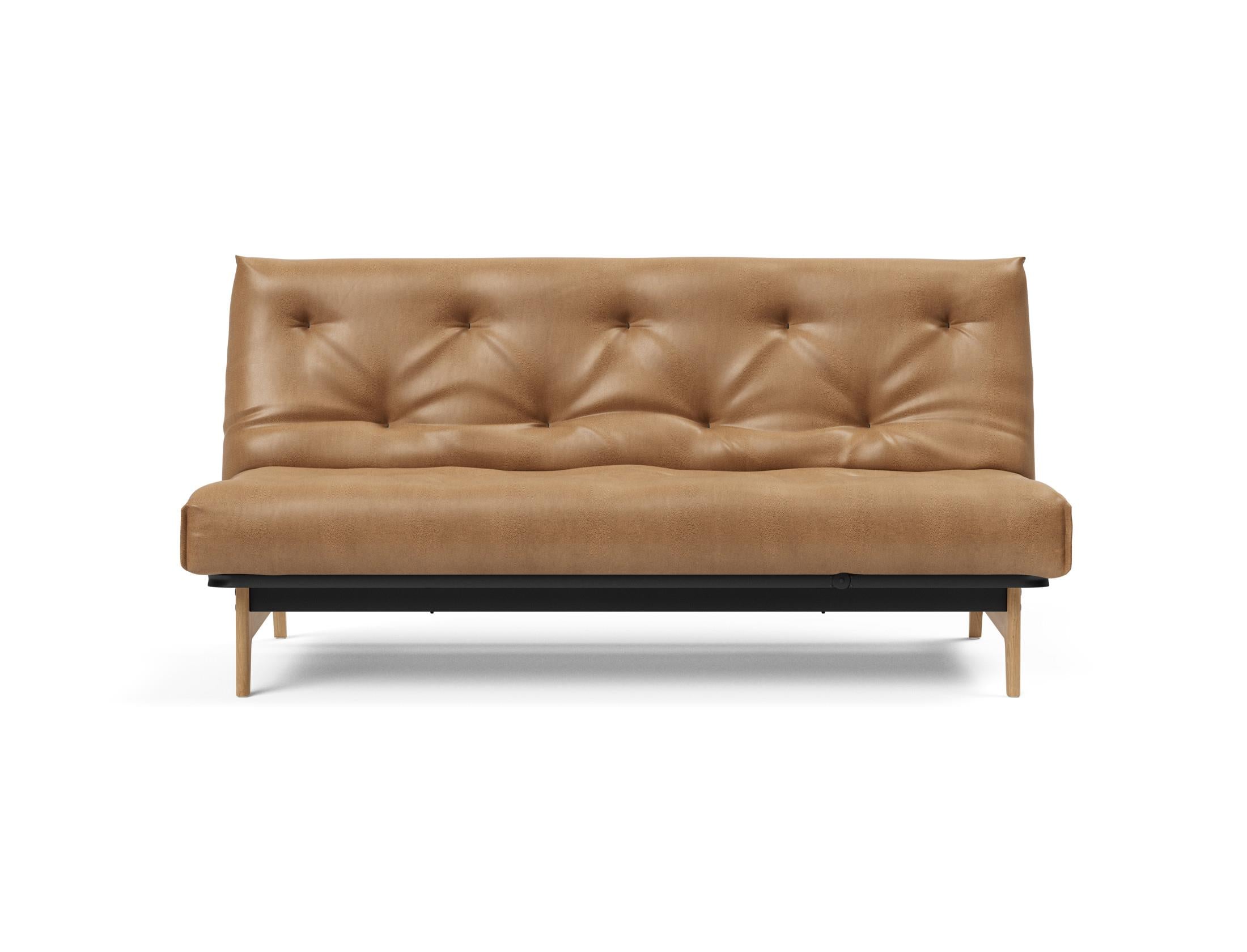 Modernes Aslak 140 Bettsofa im Nordic Design, perfekt für kompakte Wohnräume, vereint Stil und Funktionalität für entspannte Stunden.