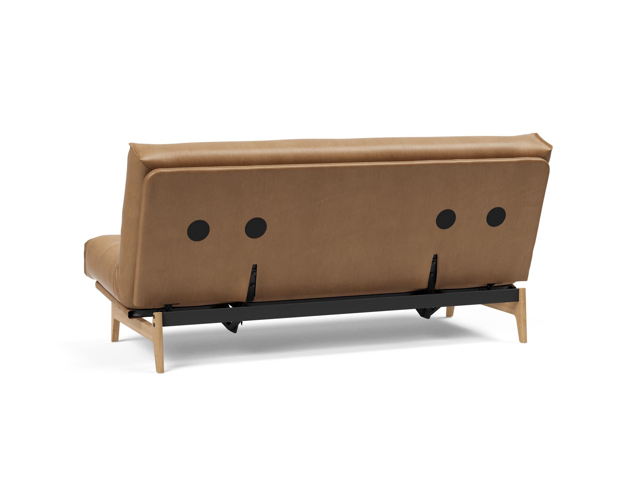 Erleben Sie das Aslak 140 Bettsofa Nordic: Multifunktionales Möbelstück mit elegantem Design, nachhaltigen Materialien und erstklassigem Schlafkomfort.