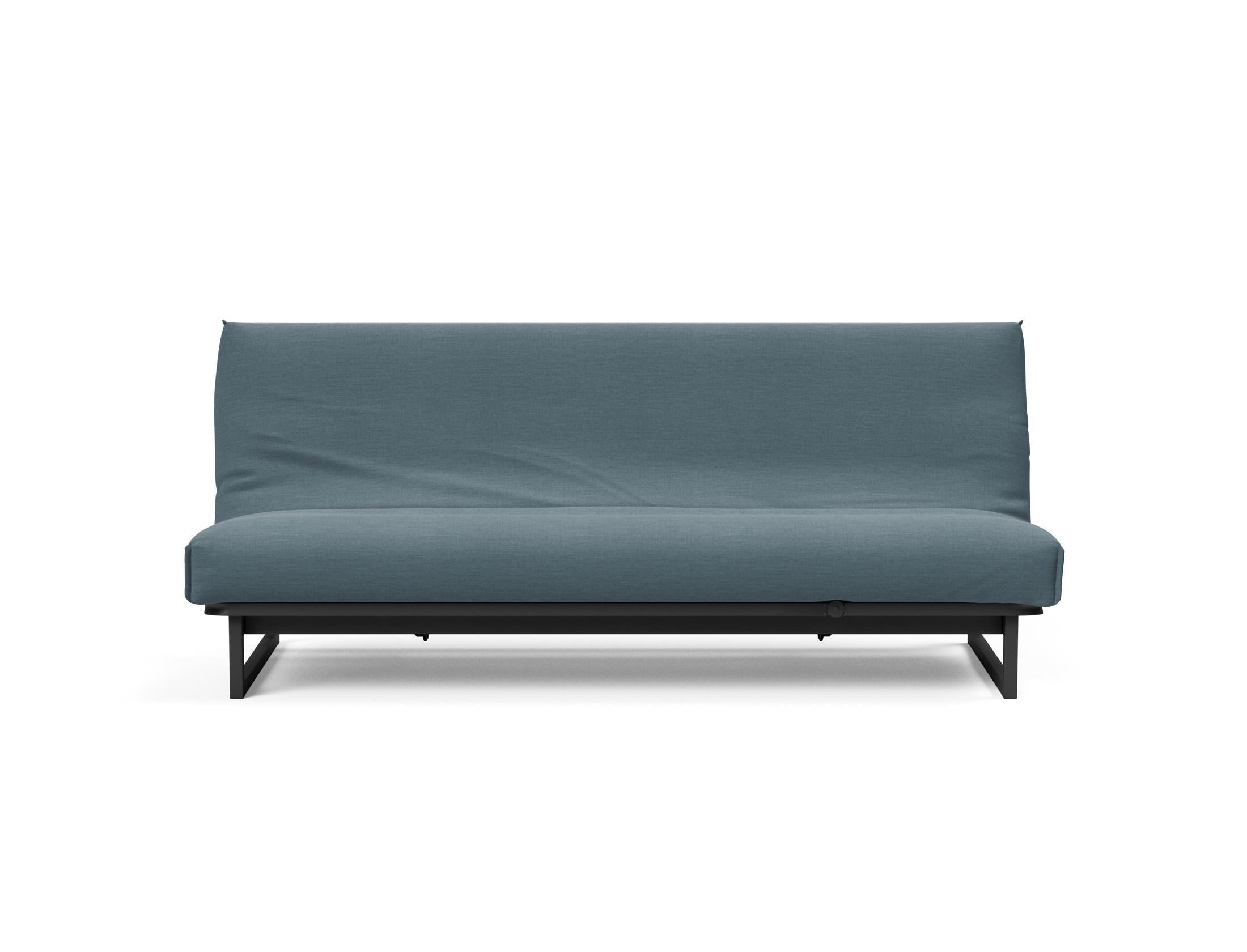 Stylisches Fraction 120 Bettsofa mit weichem Nordic Cover, ideal für entspannte Stunden und flexible Einrichtungslösungen.