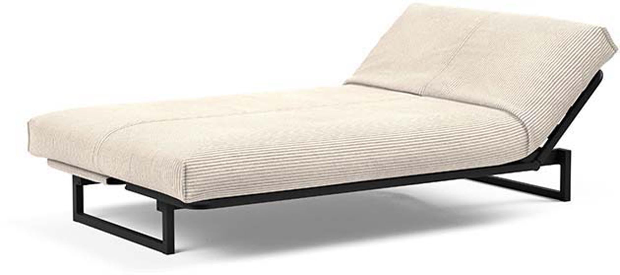 Erleben Sie das Fraction 120 Bettsofa Nordic Cover von Innovation Living: modernes Design, vielseitig einsetzbar und mit einer komfortablen Soft Spring-Matratze.