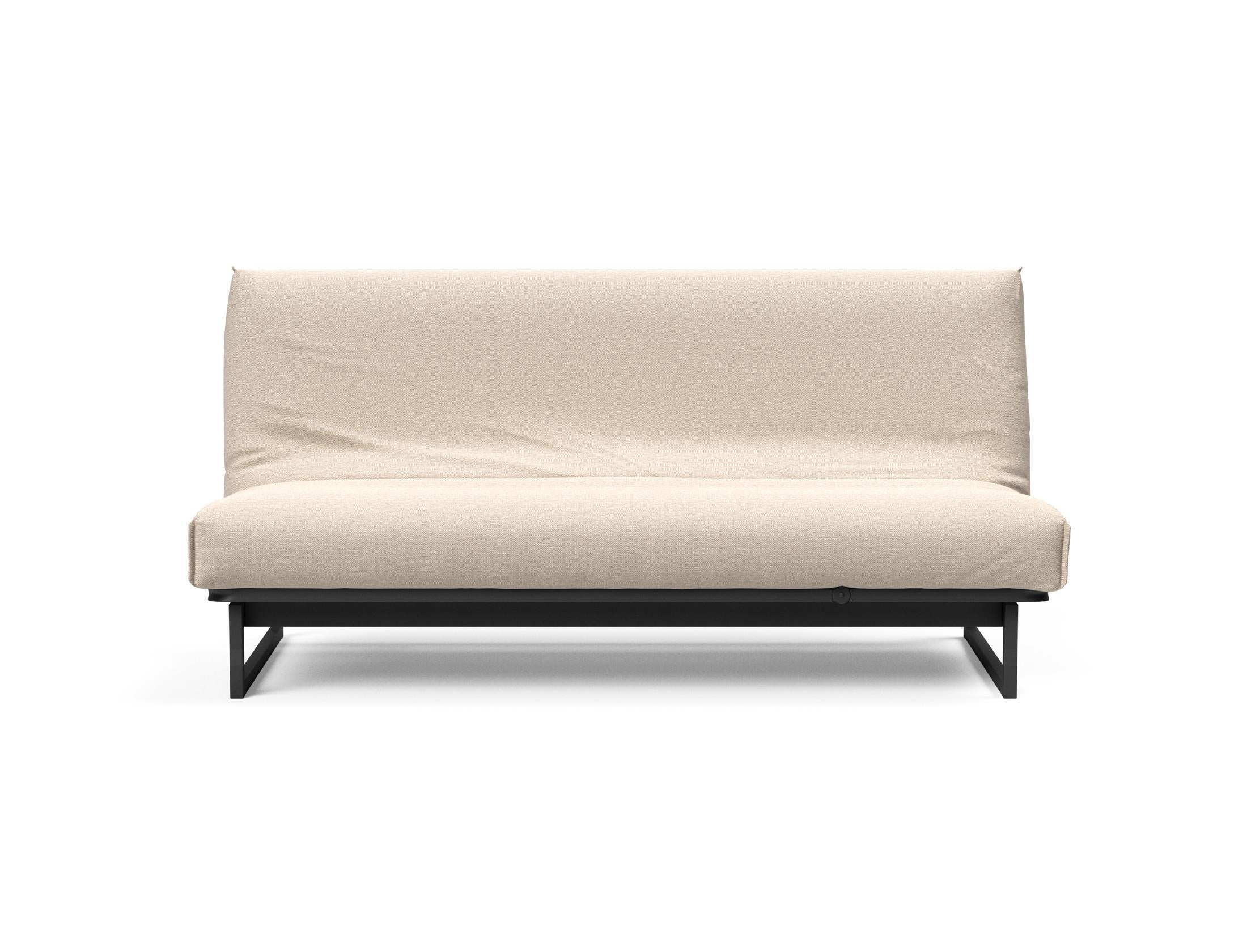 Entdecken Sie das Fraction 140 Bettsofa mit Nordic Cover von Innovation Living: stilvolles Design, komfortable Soft Spring-Matratze, ideal für kompakte Wohnräume.