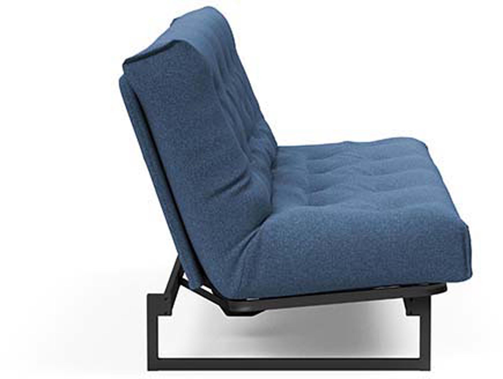 Fraction 140 Bettsofa Nordic von Innovation Living: Elegantes, funktionales Sofa, das sich schnell in ein gemütliches Bett verwandelt und ideal für kleine Räume ist.